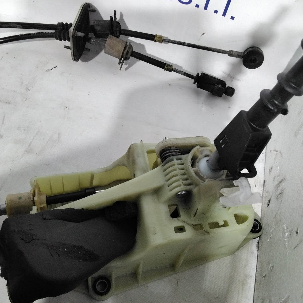 Complete gear lever Alfa Romeo 159 1.9 JTDm 6-speed year 2006