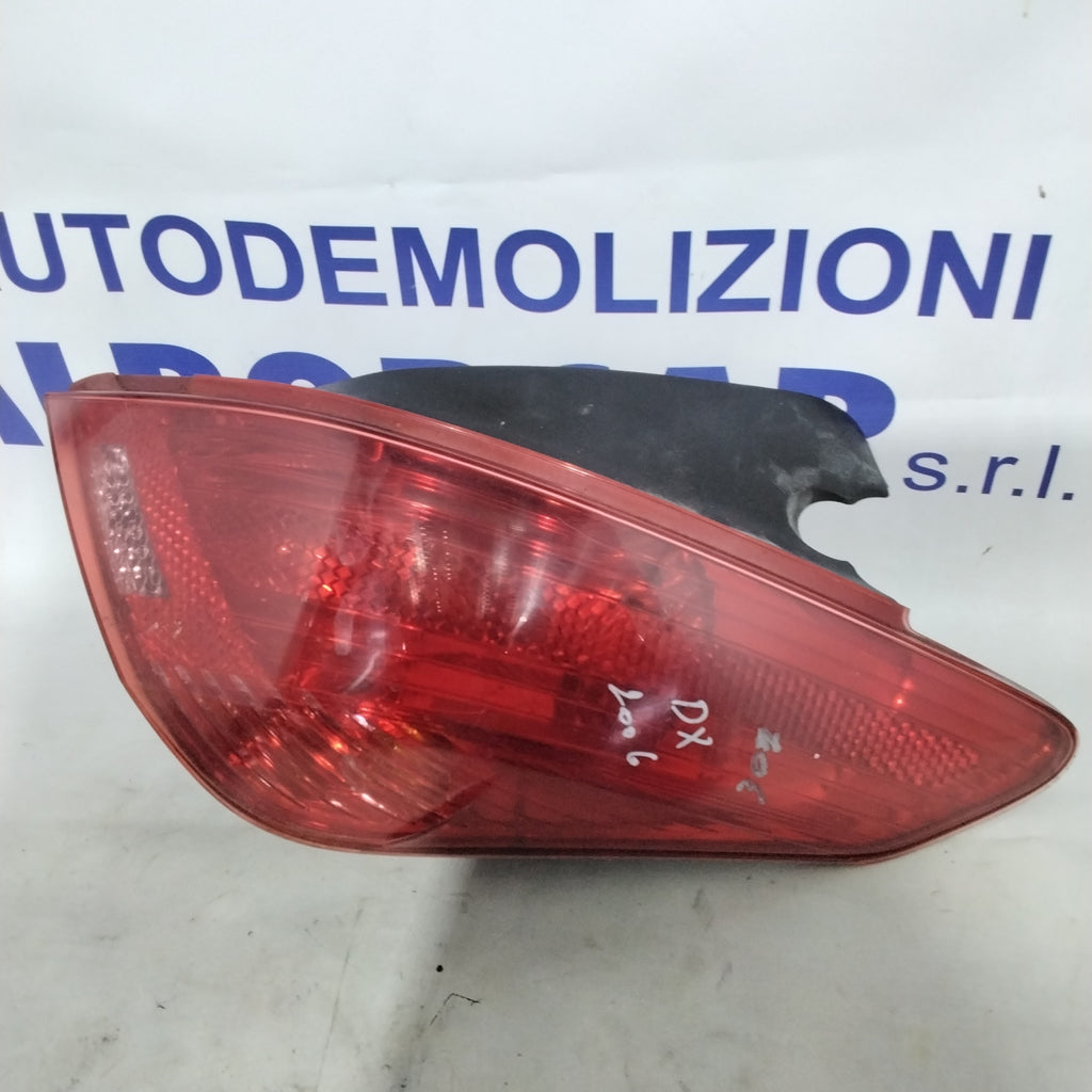 Piloto trasero Peugeot 307 derecho año 2006 (sf9p4)