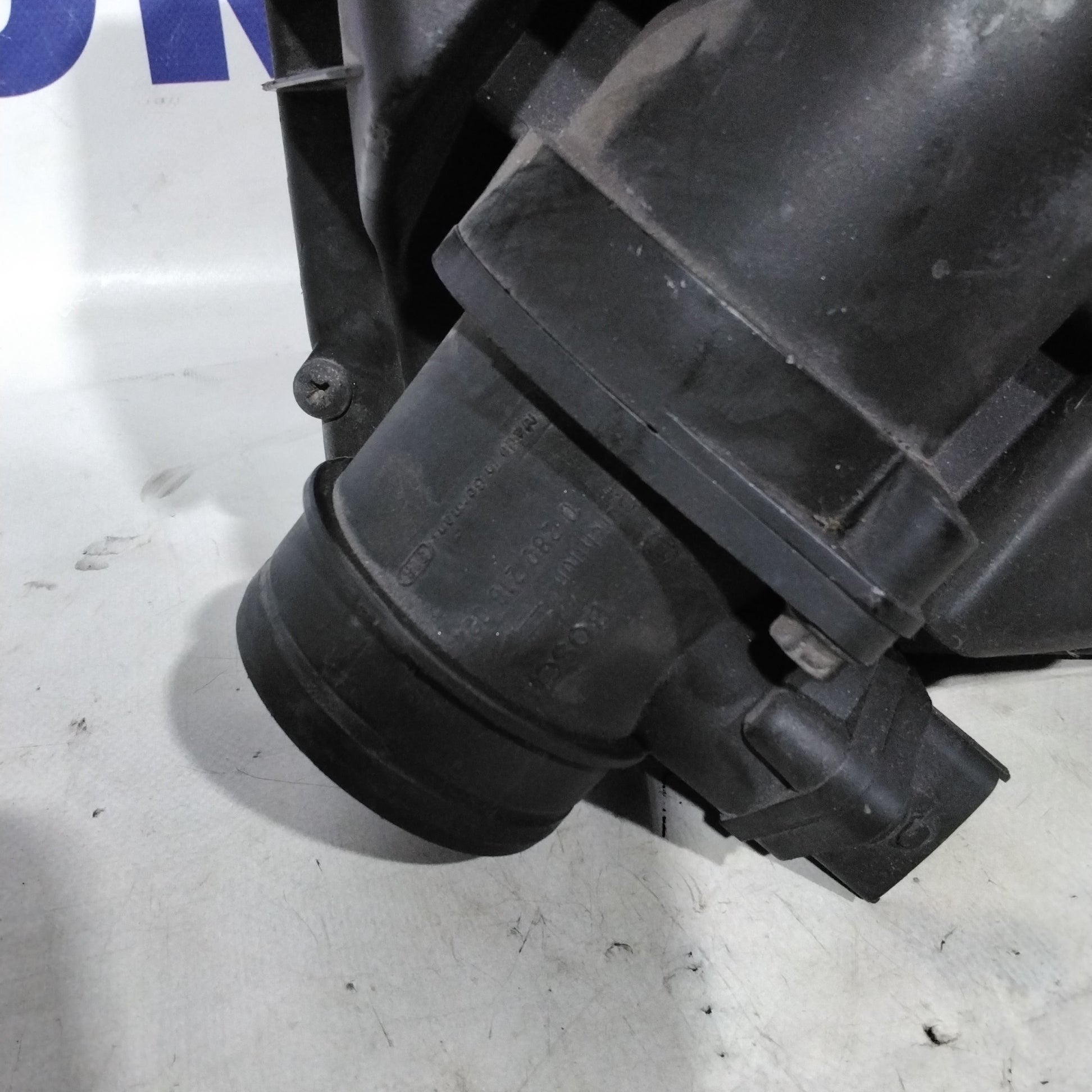 Air filter housing with airflow sensor Fiat Multipla 1.9 JTD year 2000 code: 46531039