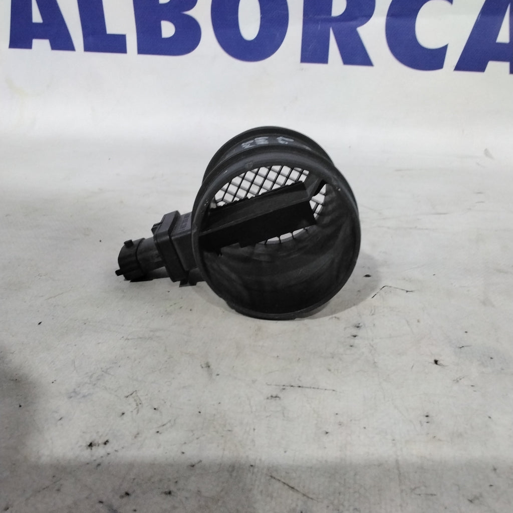 Caudalímetro Alfa Giulietta / Fiat 500 / Bravo / Lancia Delta 1.3 / 1.6 / 2.0 MTJ año 2010 código: 55220715