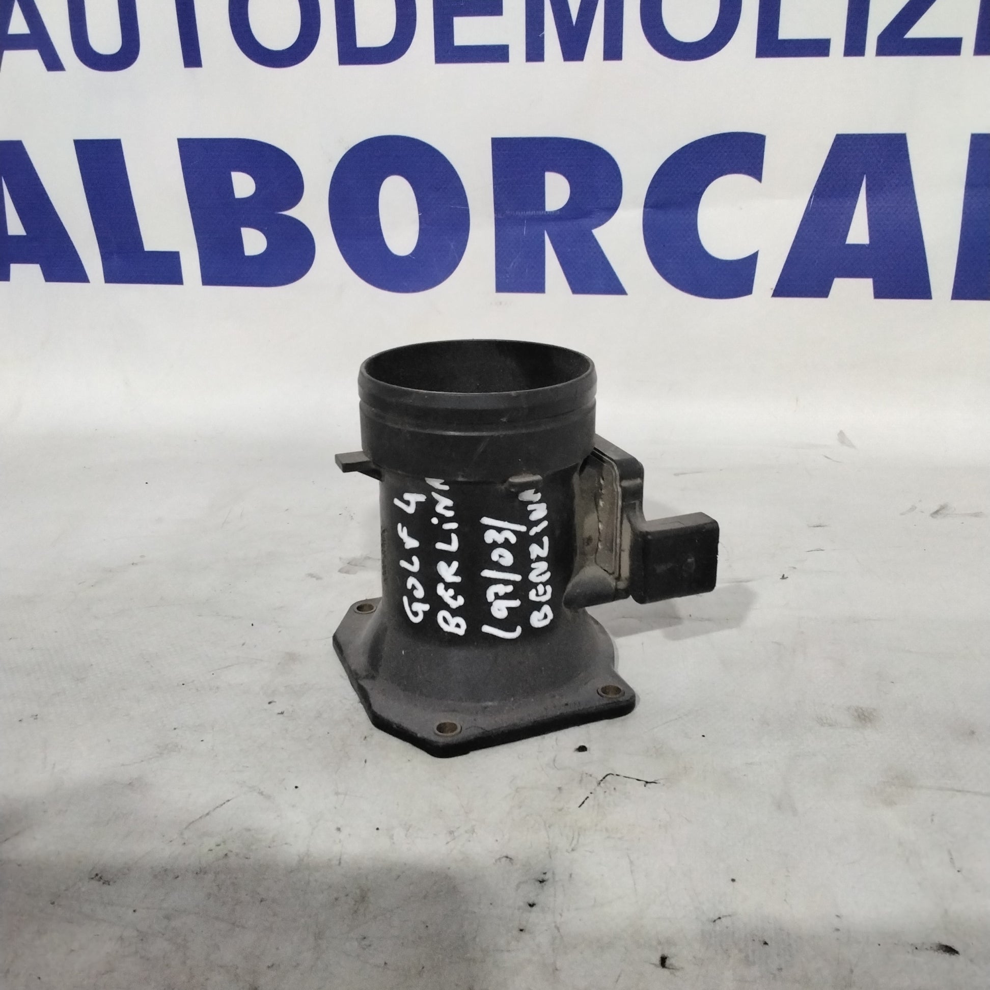 Volkswagen Golf 4 petrol air flow meter year 1997/2003 code: 06A906461B