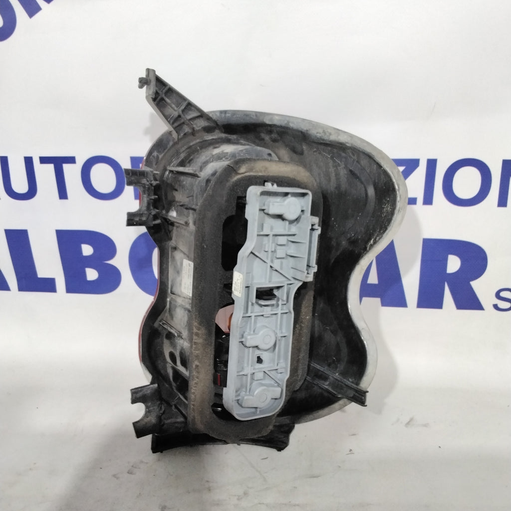 Smart Fortwo right brake light year 2007 code: A4518200264(sf9p3)