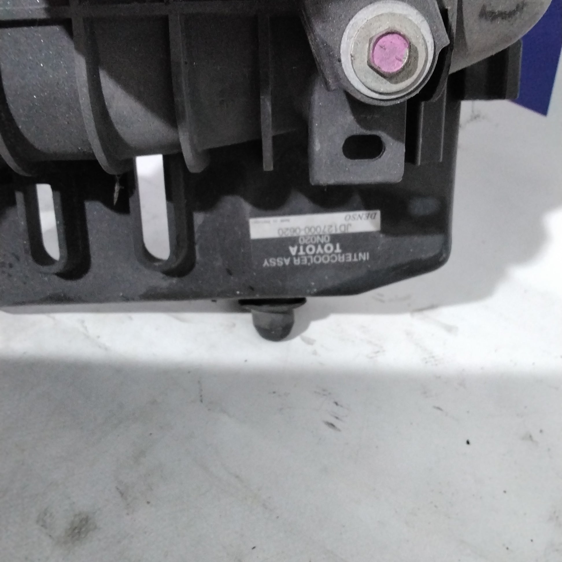 Radiatore intercooler toyota yaris 1.4 D-4Danno 2006 codice:JD1270000620