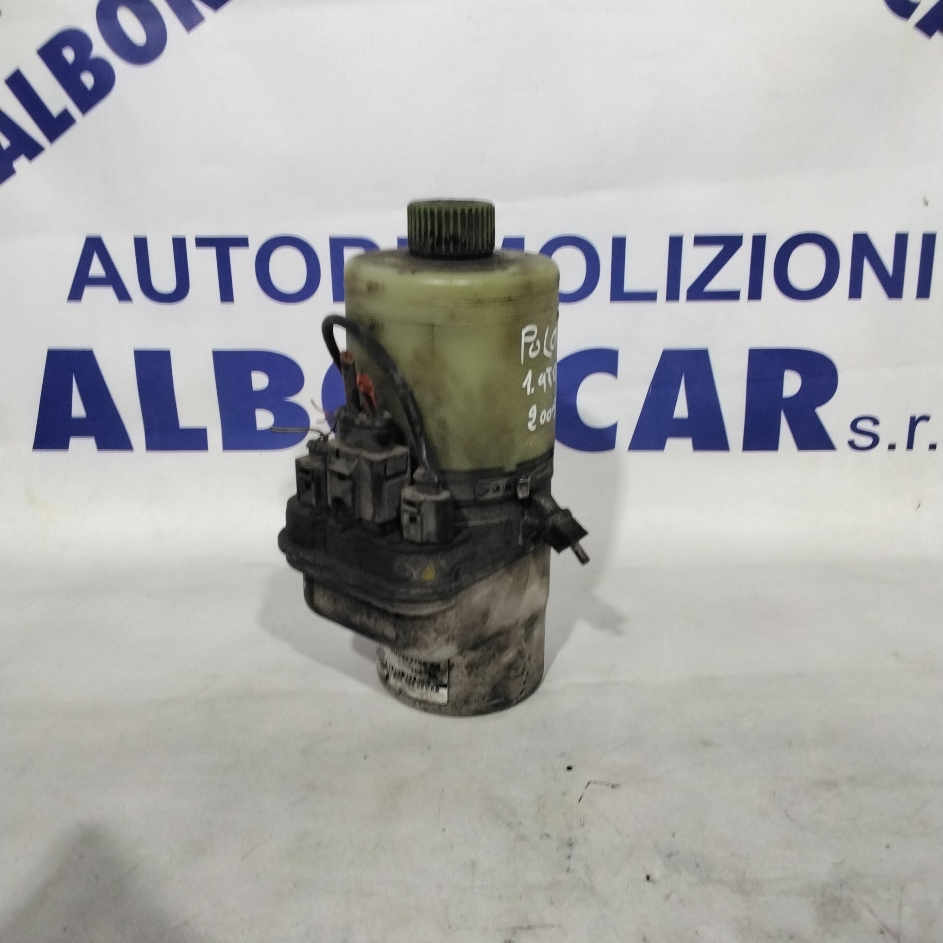 Power steering pump Volkswagen Polo 4 series 1.9 tdi year 2005 code: 6Q0423156