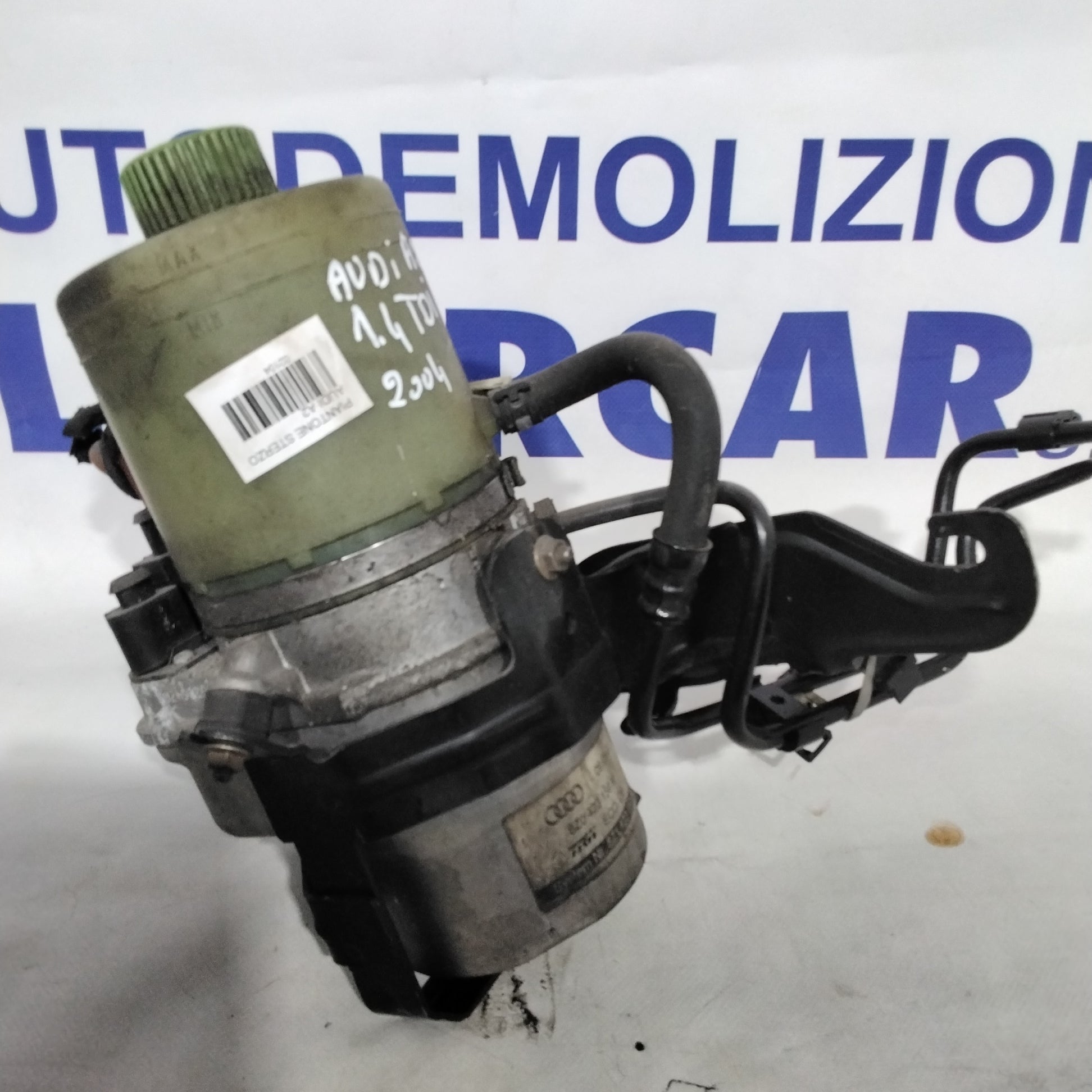 Bomba de dirección asistida Audi A2 1.4 TDI año 2004 código: 8Z0423156M