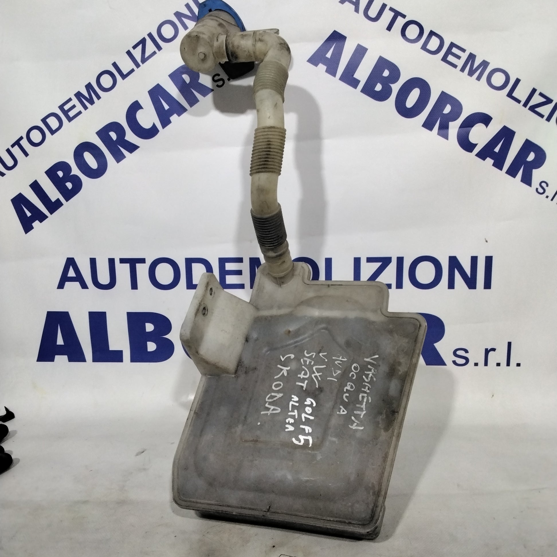 Depósito de agua del limpiaparabrisas Volkswagen Audi código: 1K0955453