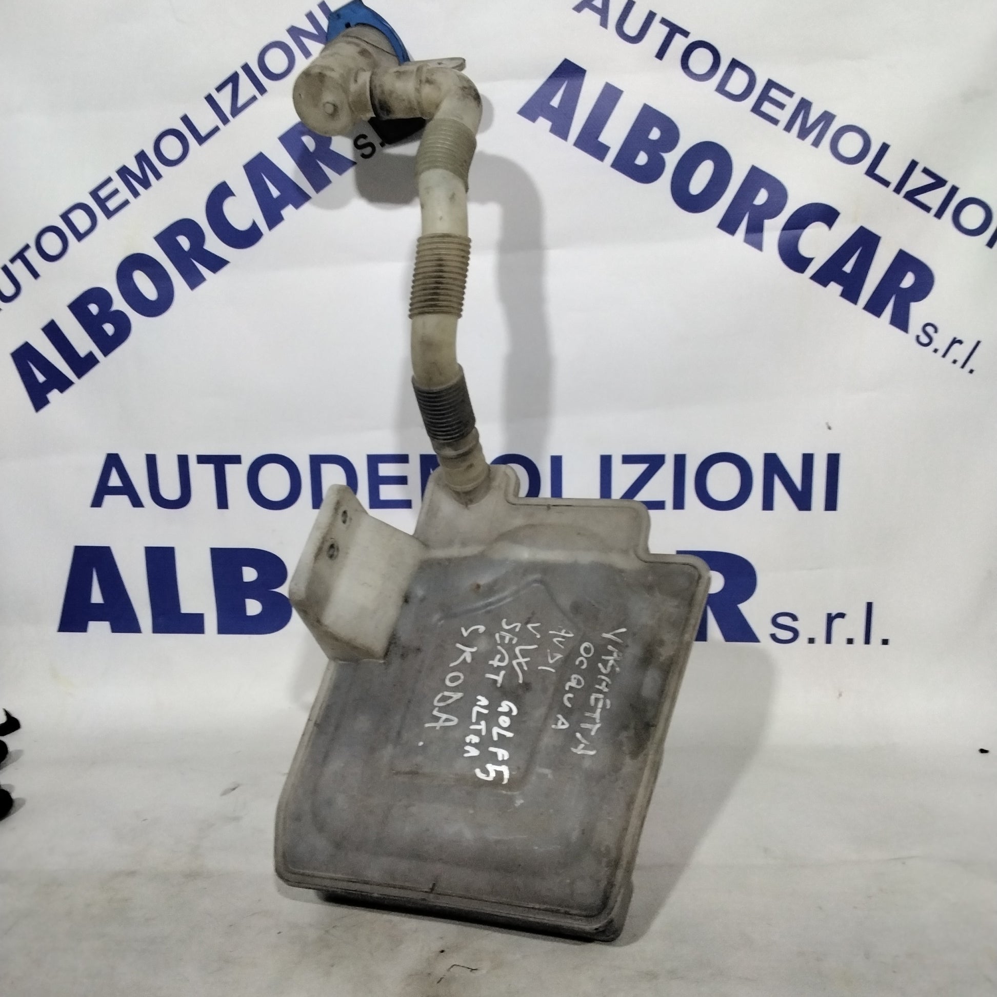 Depósito de agua del limpiaparabrisas Volkswagen Audi código: 1K0955453