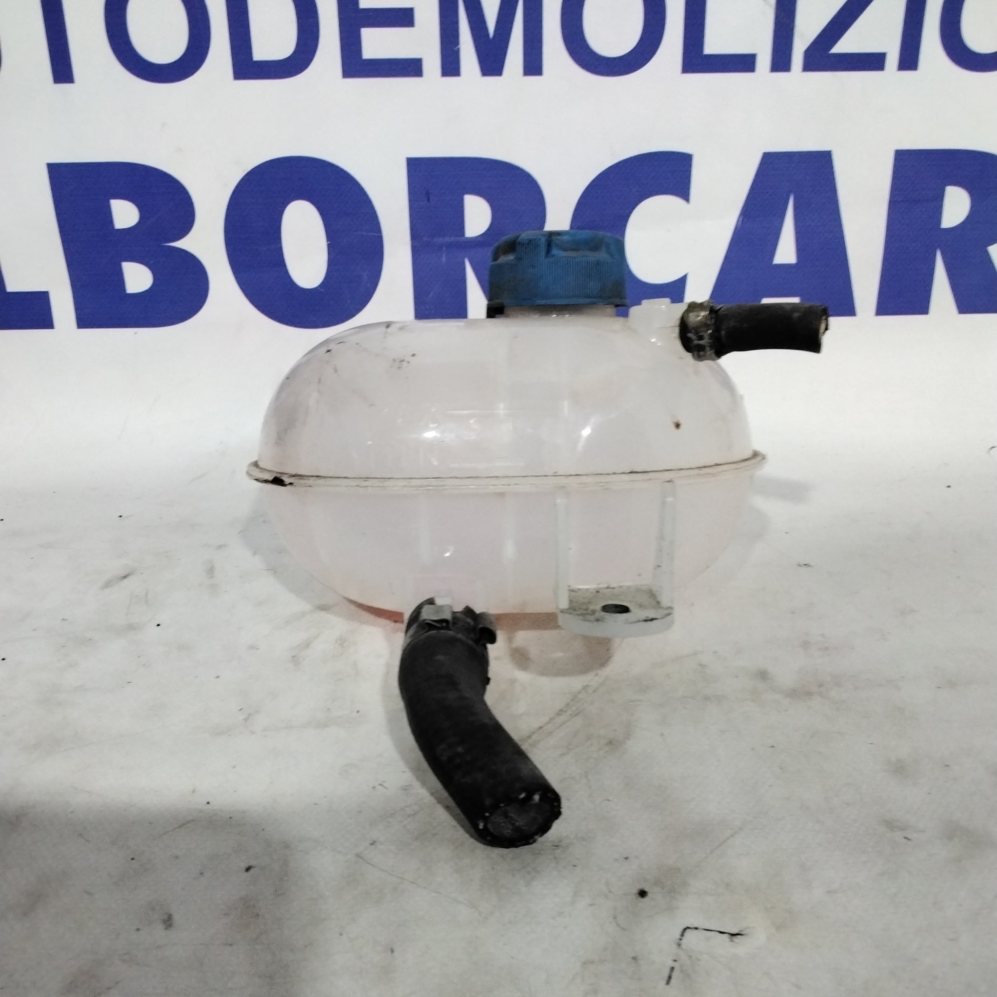 Vaschetta dell'acqua radiatore fiat 500 anno 2007 codice:8806