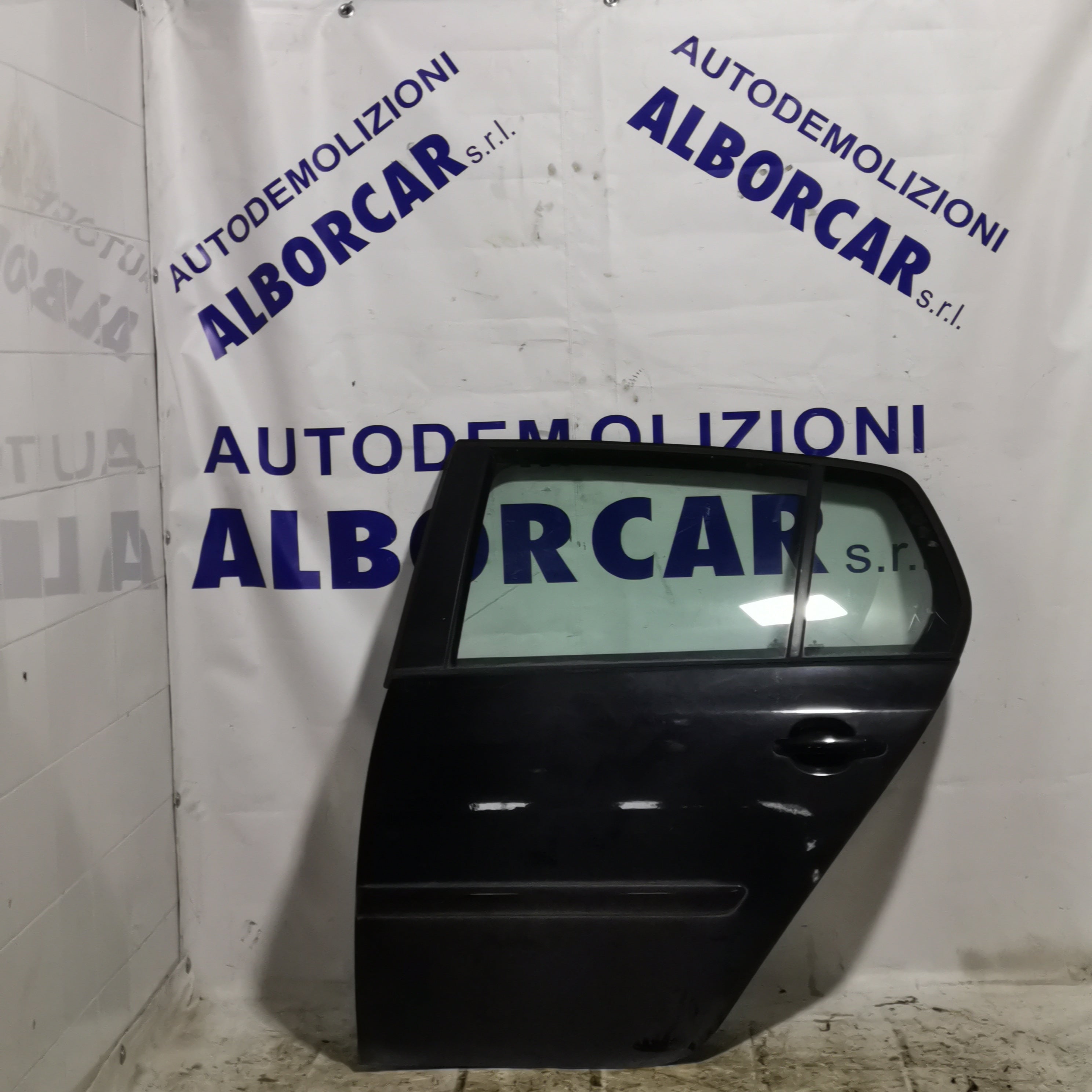 puerta trasera izquierda Volkswagen Golf 5 2.0 TDI año 2004