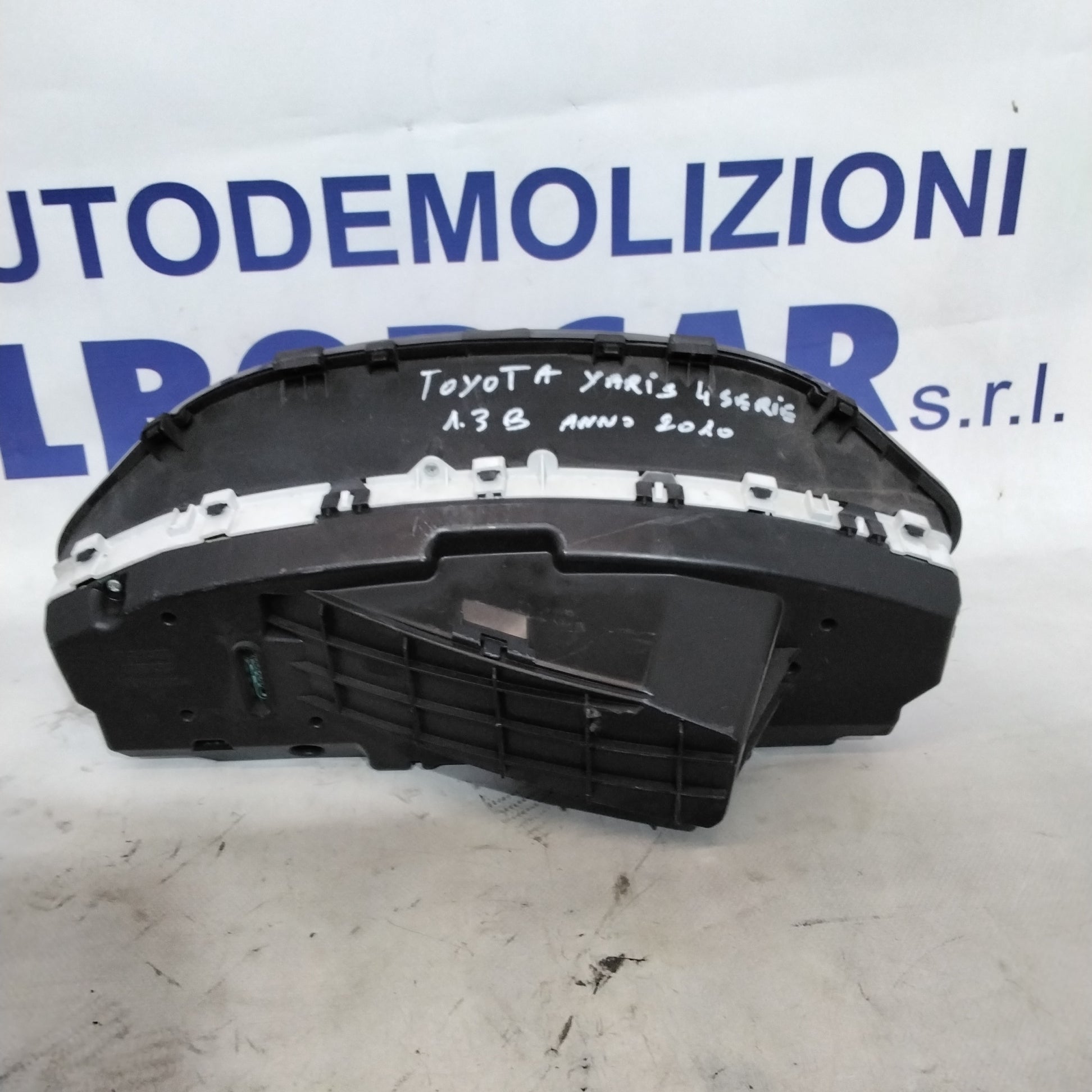 Quadro strumenti/contachilometri toyota yaris 4 serie 1.3 benzina anno 2010 codice:838000D500