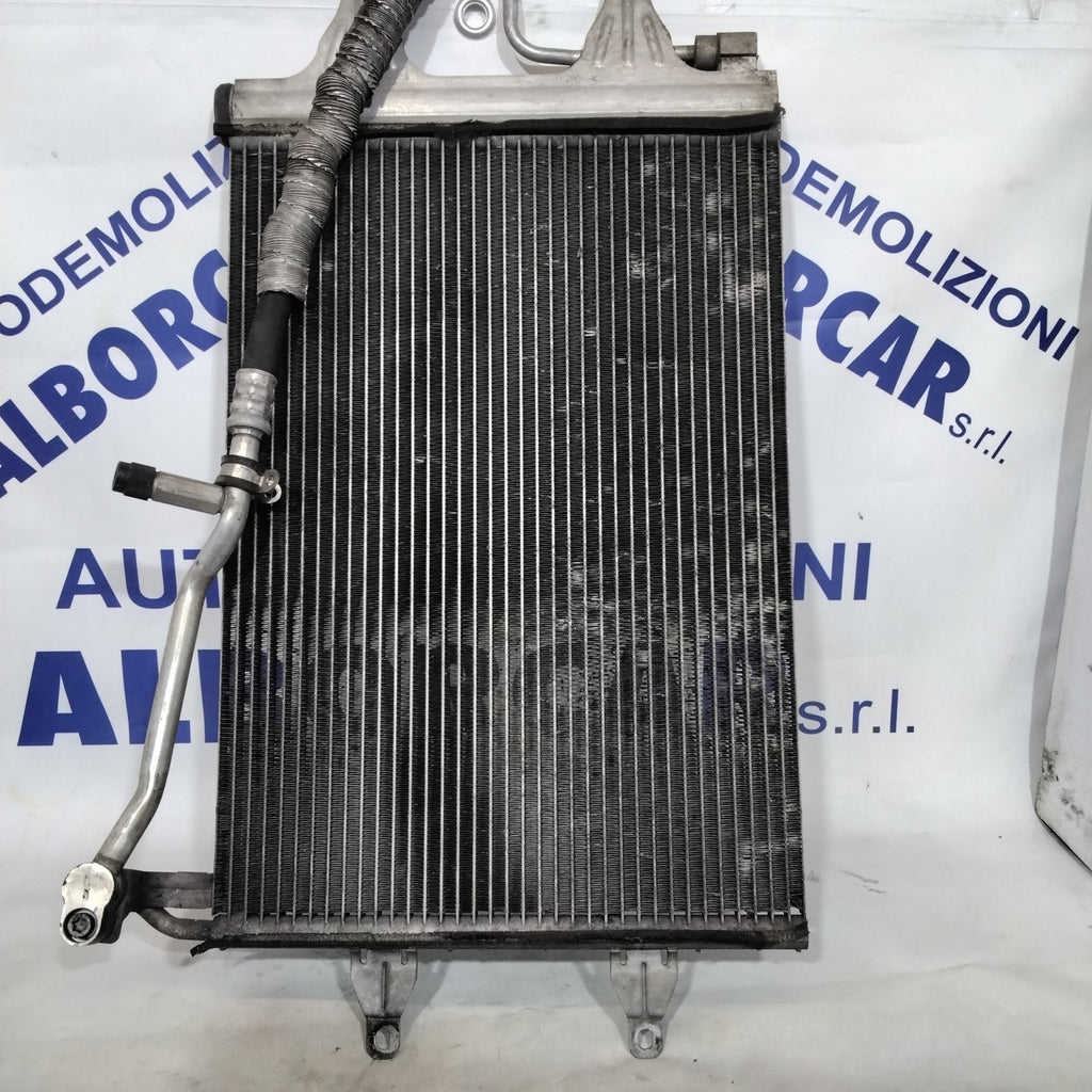 Radiatore aria condizionata volkswagen polo 1.4 benzina anno 2005 codice :6Q0820411K