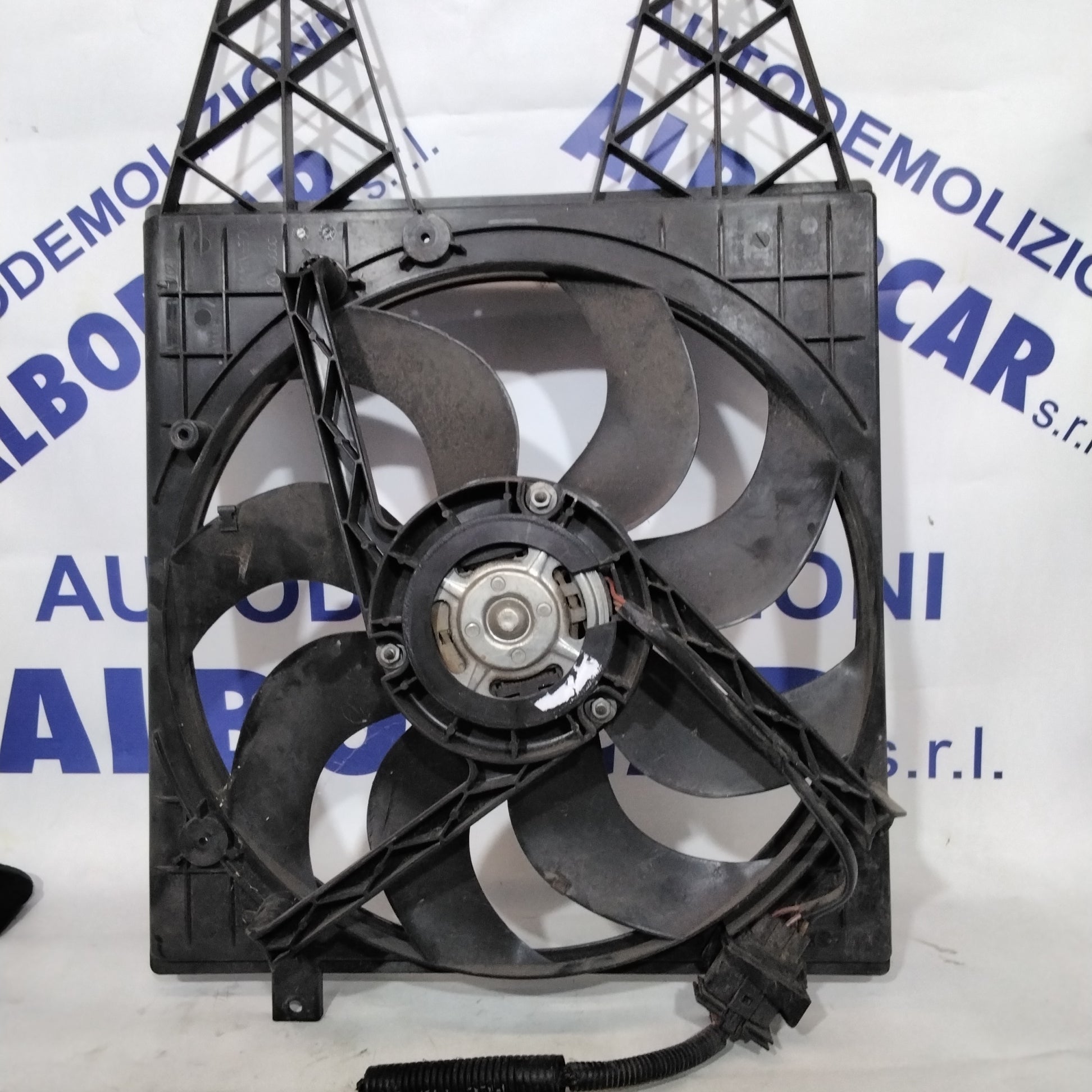 Ventola radiatore volkswagen polo 1.4 benzina anno 2005 codice:600121207