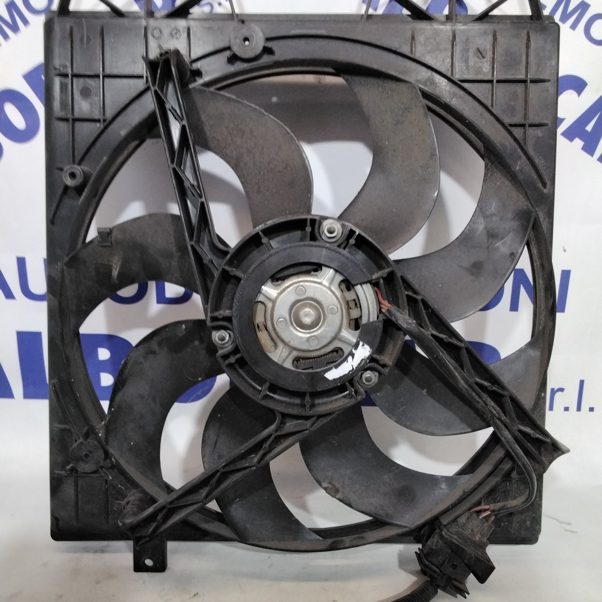 Ventola radiatore volkswagen polo 1.4 benzina anno 2005 codice:600121207