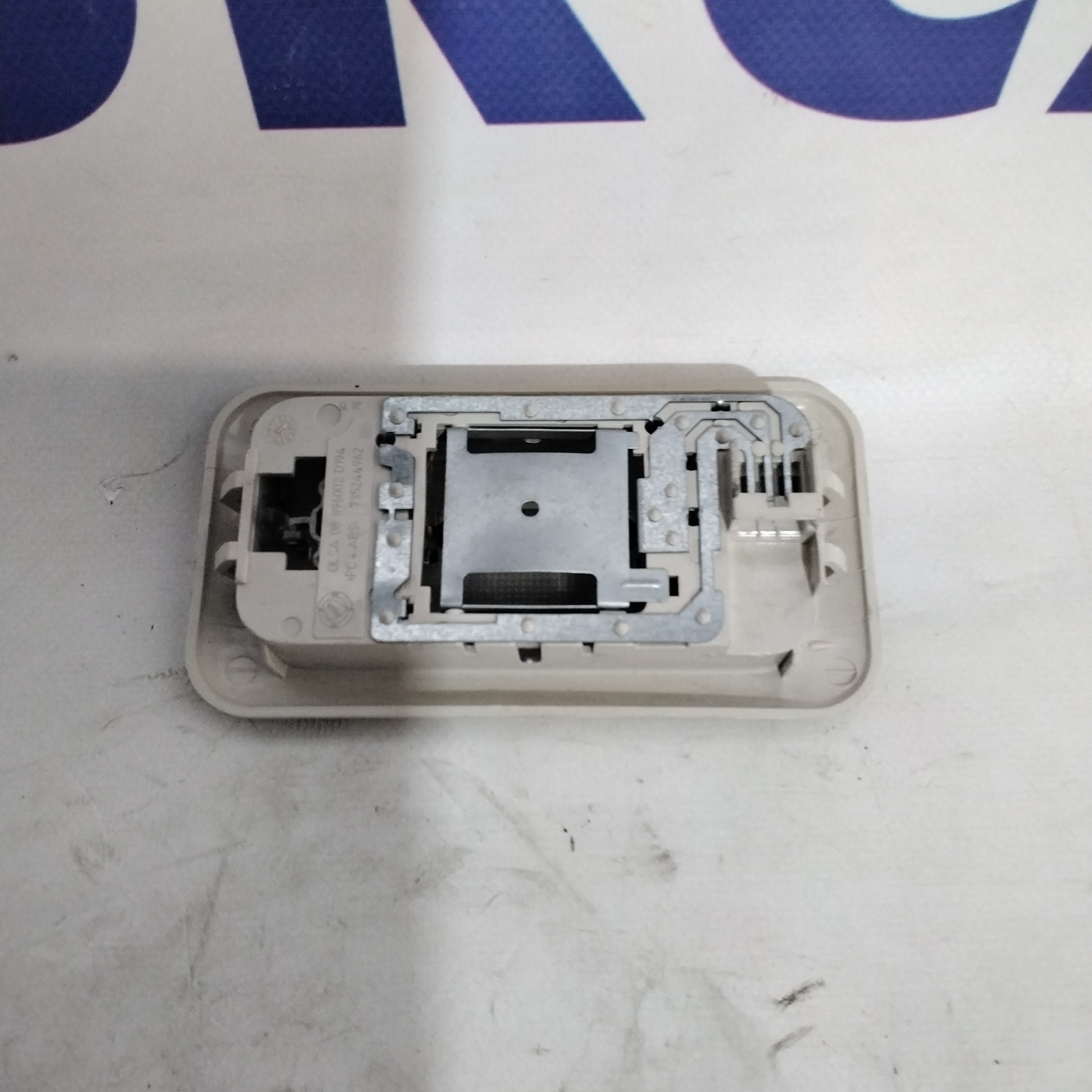 Plafoniera fiat punto 2 serie /panda 2 serie anno 2002 codice:735244962