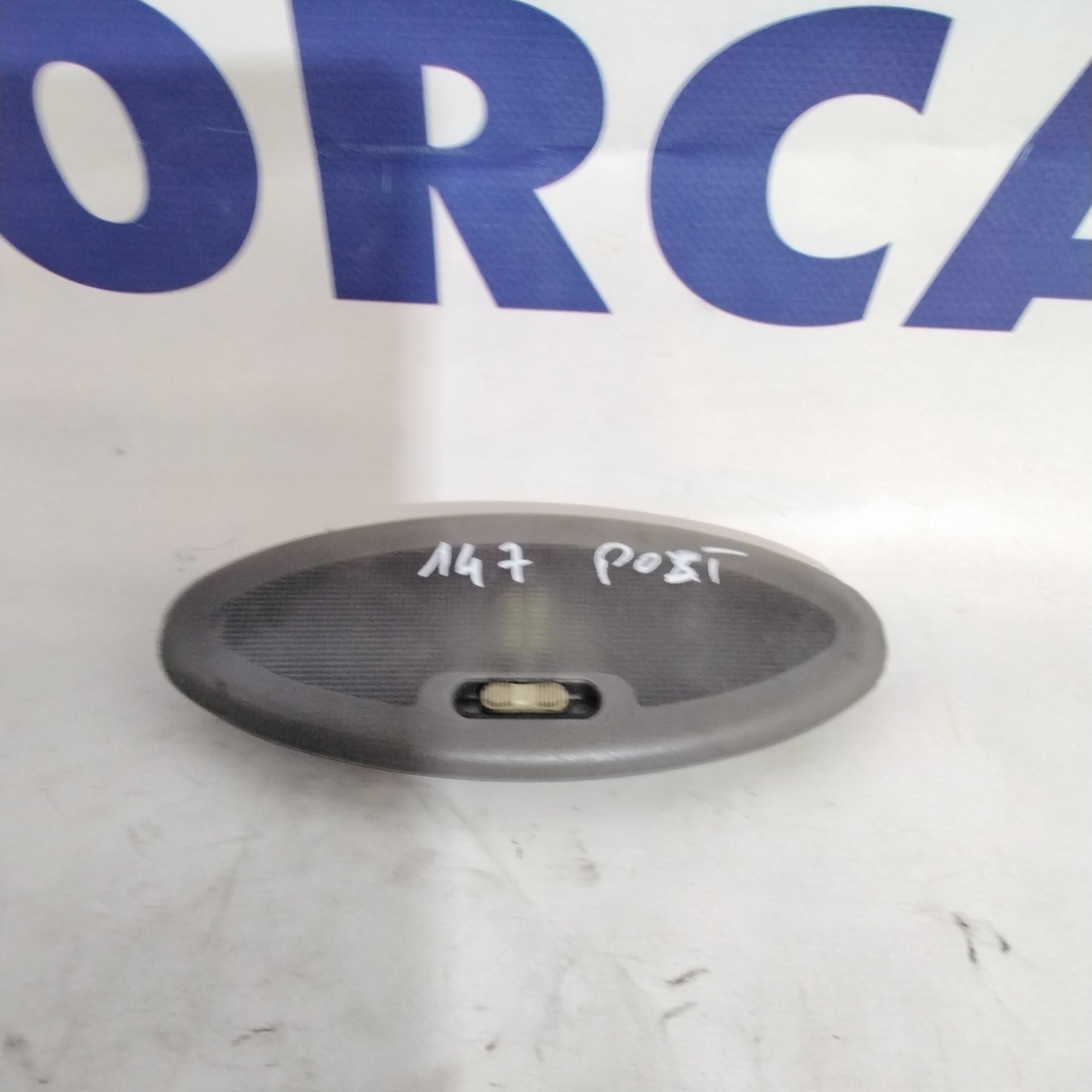 Plafón trasero alfa romeo 147 año 2002 código:0881700