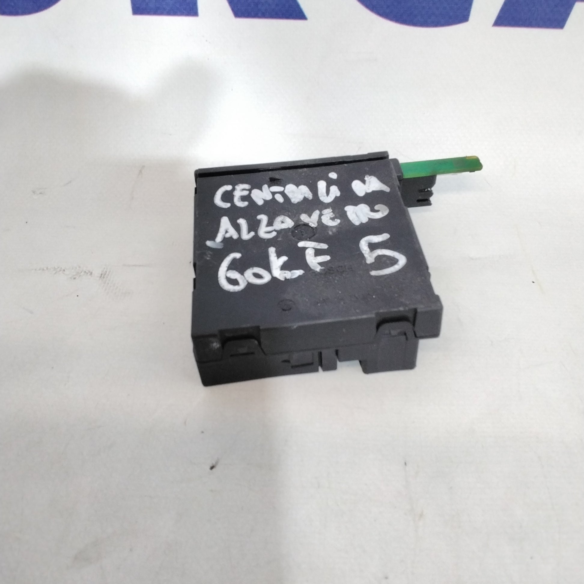Centralitas elevalunas Volkswagen Golf 5 año 2006 código: 1K09597930