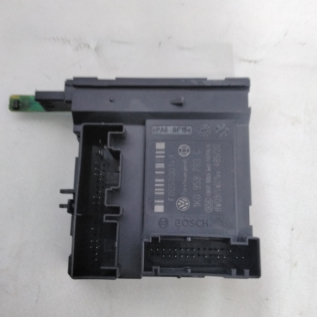Centralitas elevalunas Volkswagen Golf 5 año 2006 código: 1K09597930