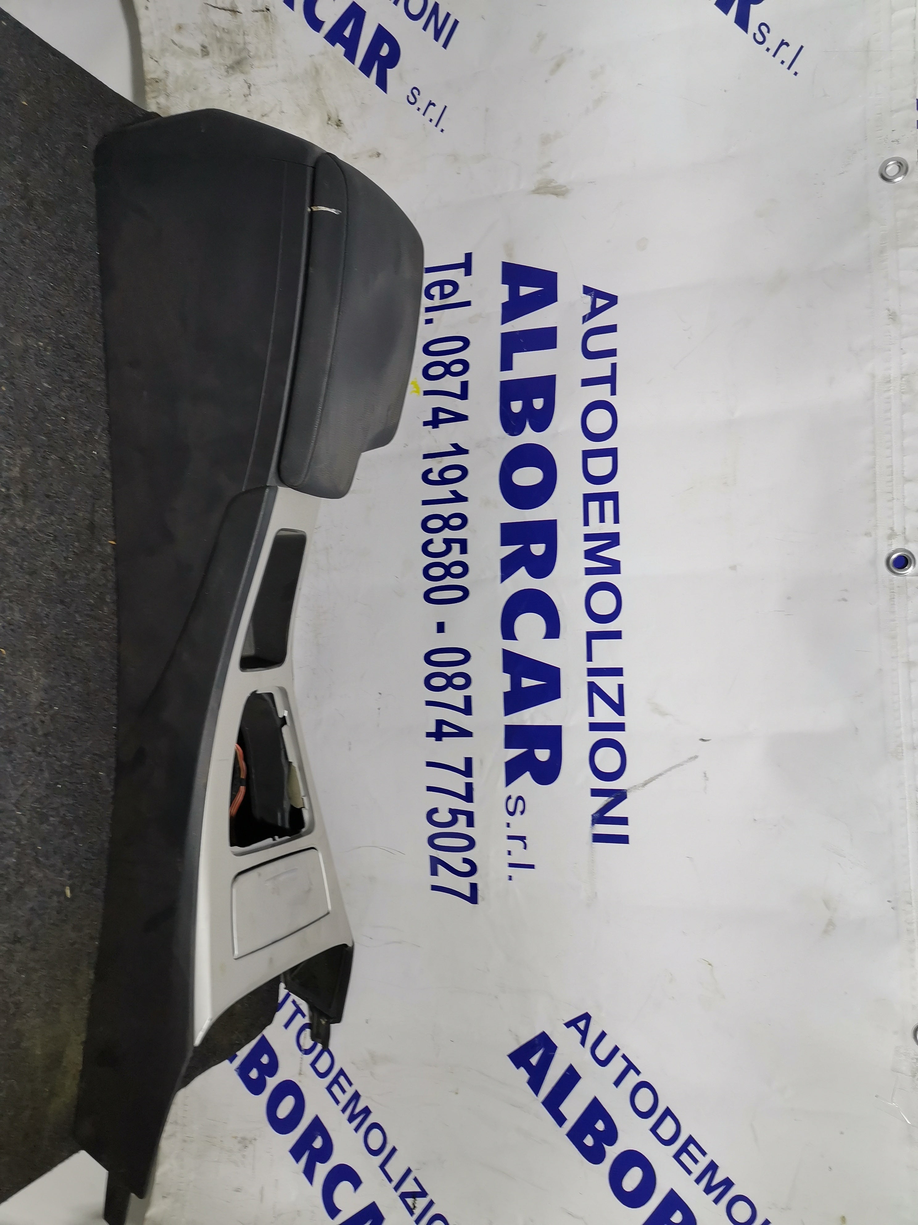 revestimiento del túnel central BMW serie 3 touring 2.0 D año 2008