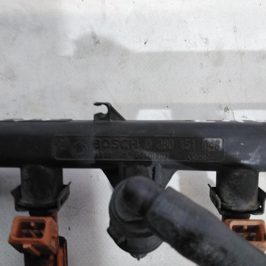 Kit 4 inyectores Alfa Romeo 147 1.6 gasolina año 2004 código: 0280151048