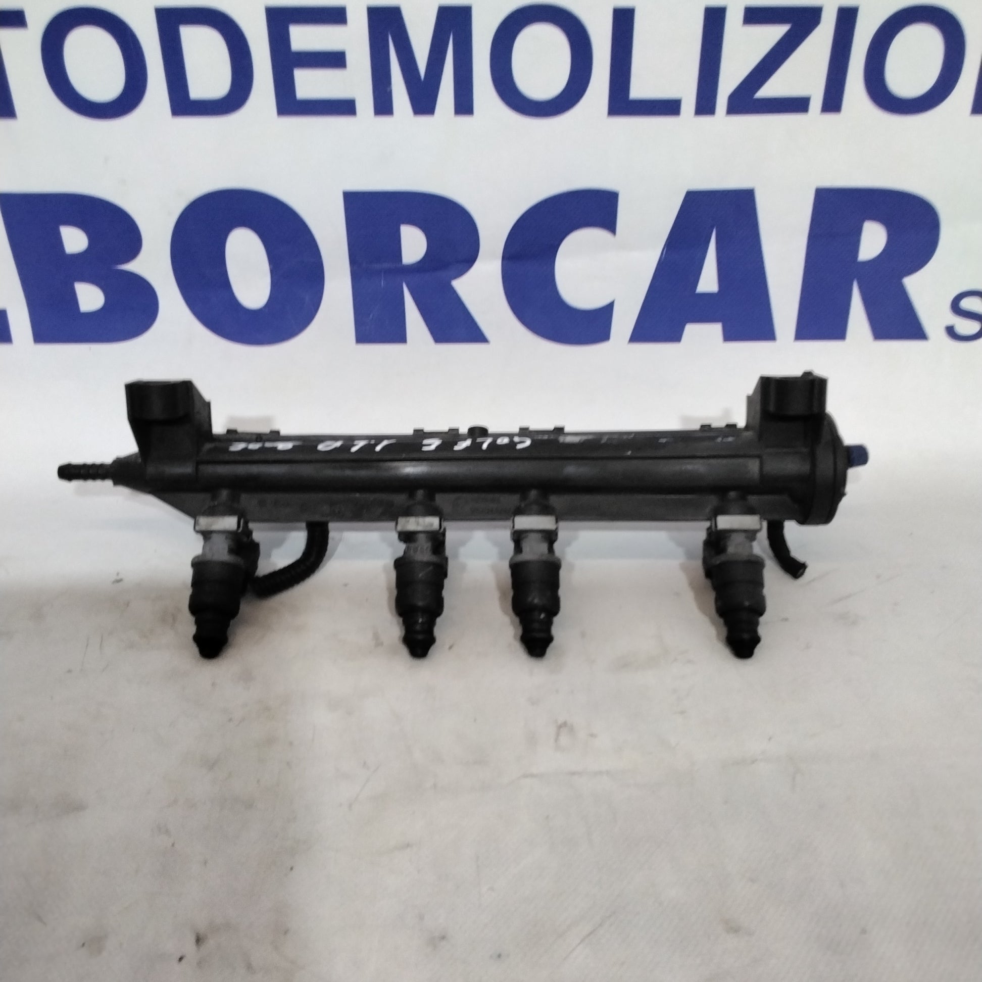 Kit inyector Volkswagen Golf 5 1.6 gasolina año 2005 código: 06A133317