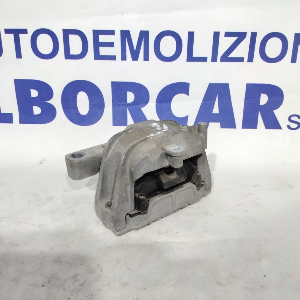 Supporto motore volkswagen golf 5 2.0 tdi anno 2008 codice :  1K0199262