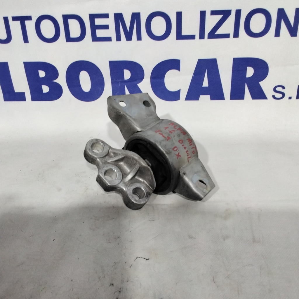 Supporto motore destro alfa romeo mito 1.6 diesel anno 2009 codice:50508653
