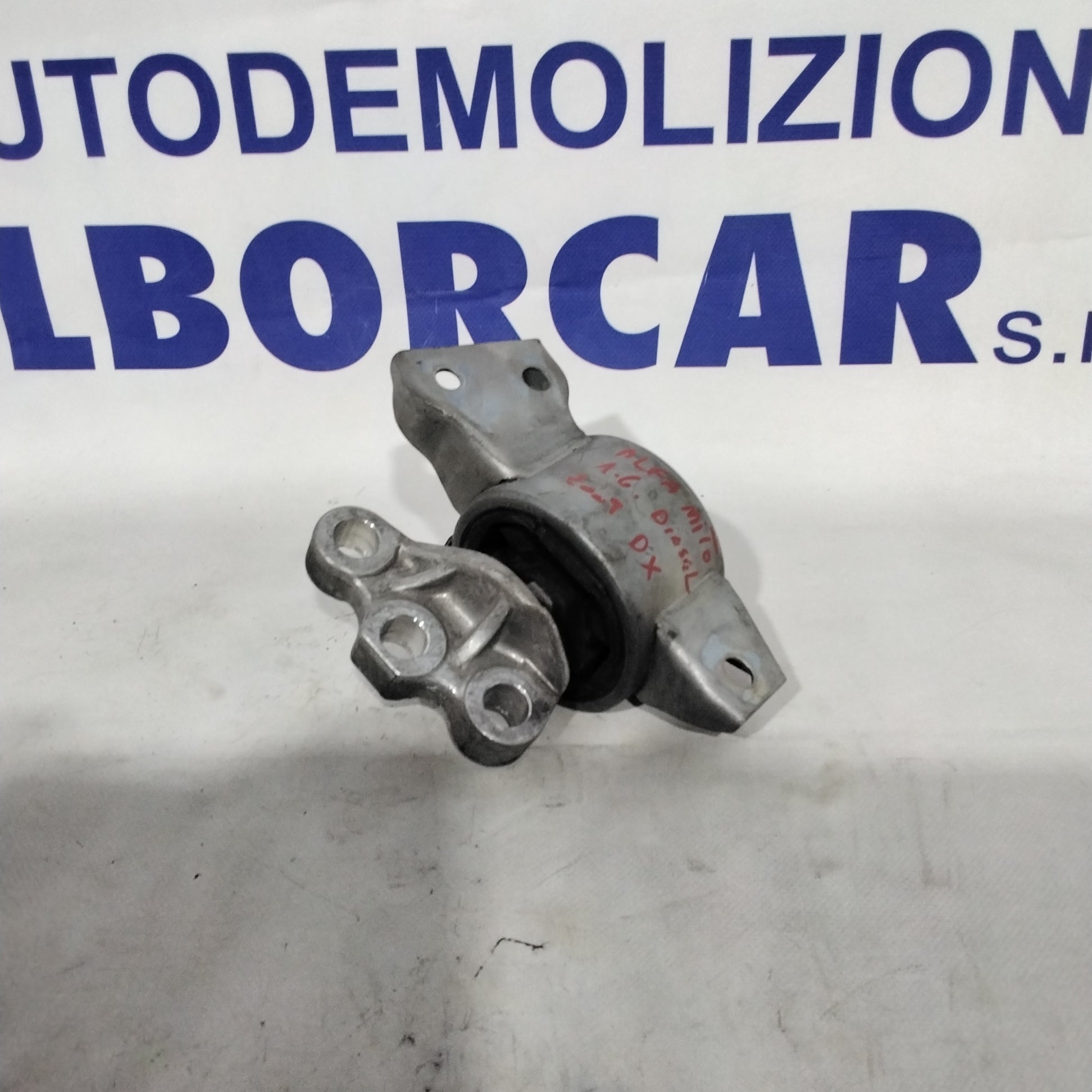 Supporto motore destro alfa romeo mito 1.6 diesel anno 2009 codice:50508653