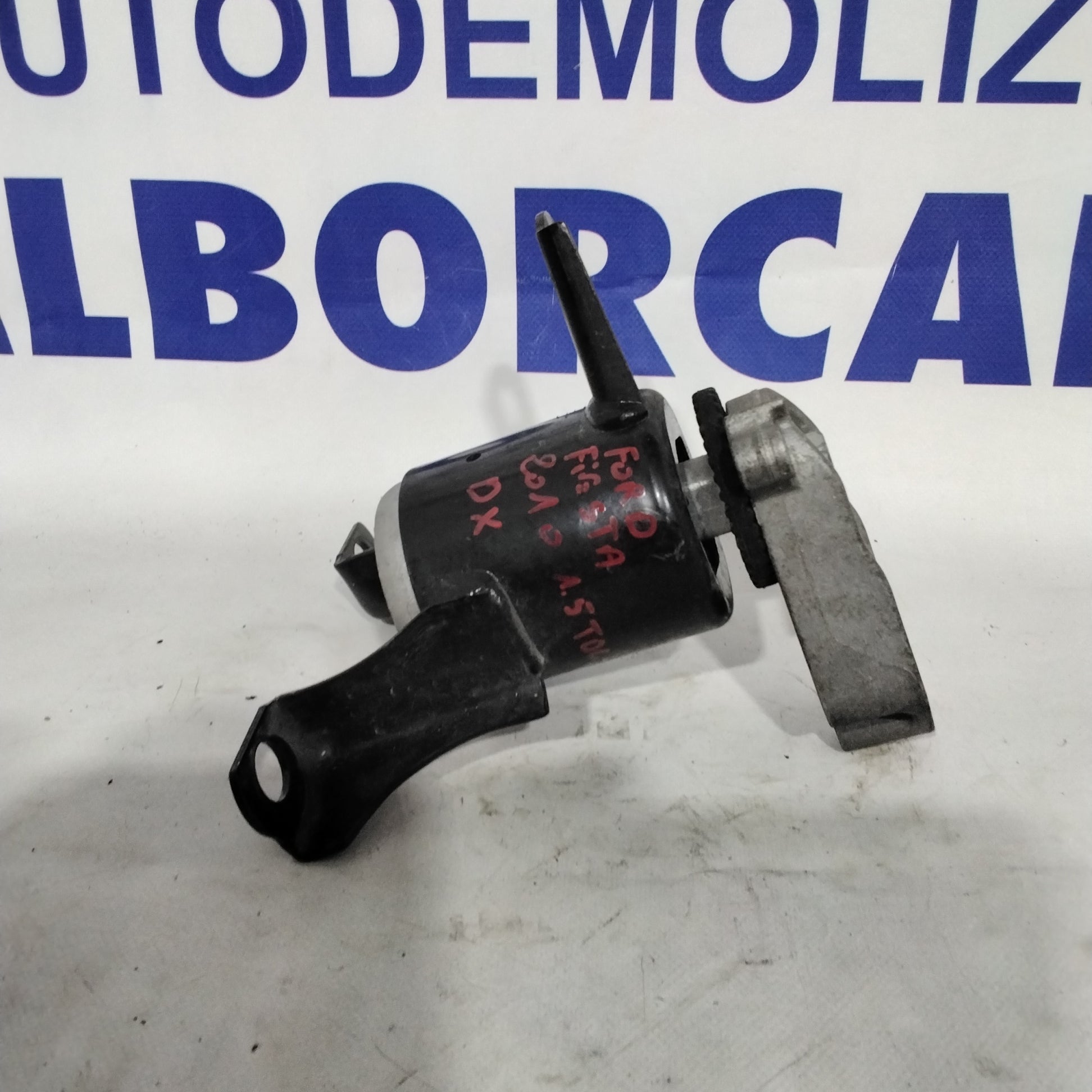Supporto motore destro ford fiesta 1.5 diesel anno 2010 codice:8V516F012GJ