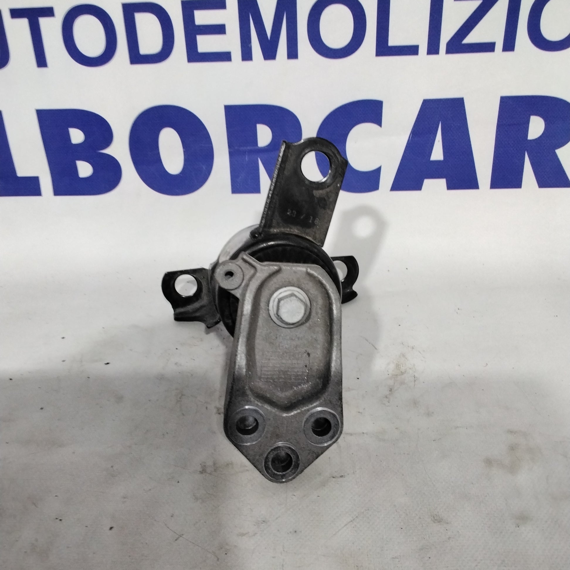 Supporto motore destro ford fiesta 1.5 diesel anno 2010 codice:8V516F012GJ