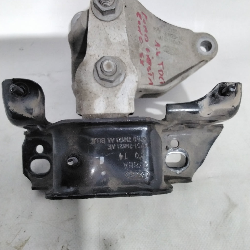 Supporto motore sinistro ford fiesta 1.4 tdci anno 2010 codice:8V517M121AE