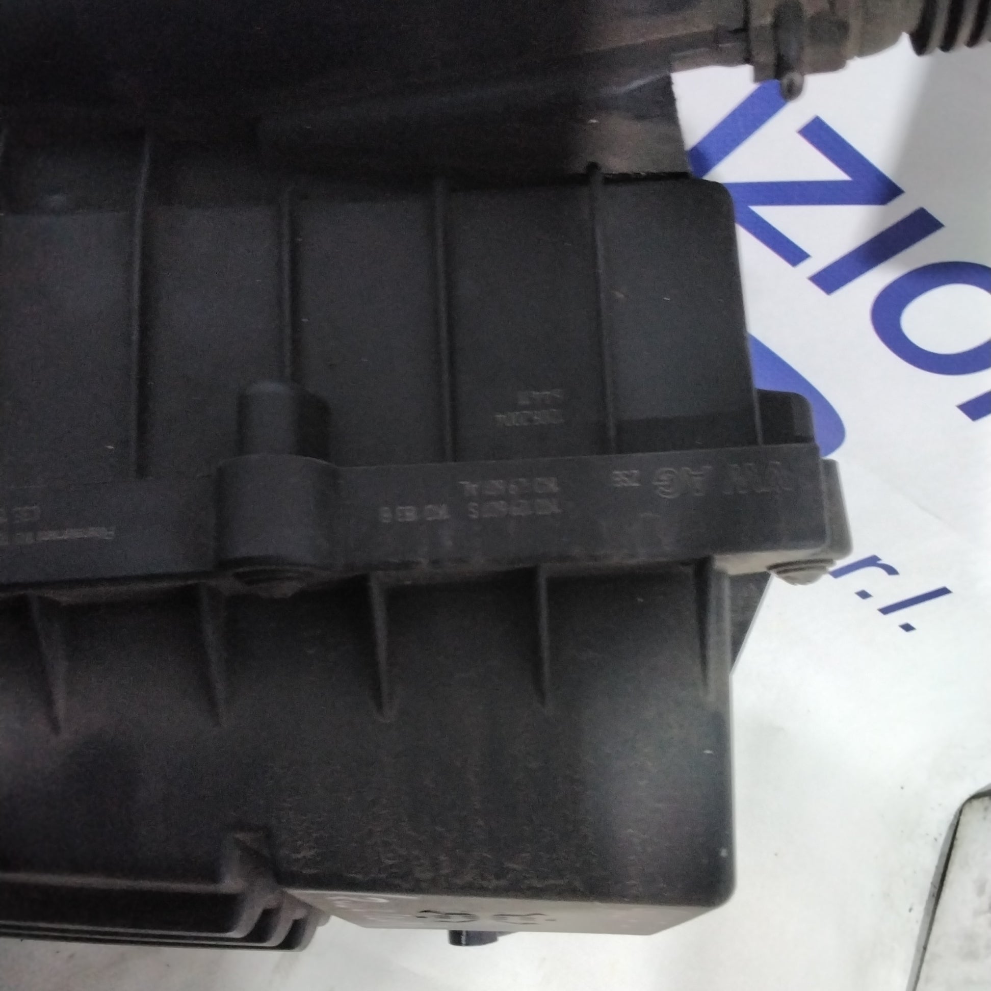 Porta filtro d'aria volkswagen golf 5 anno 2004 /2009 codice:1K0129607