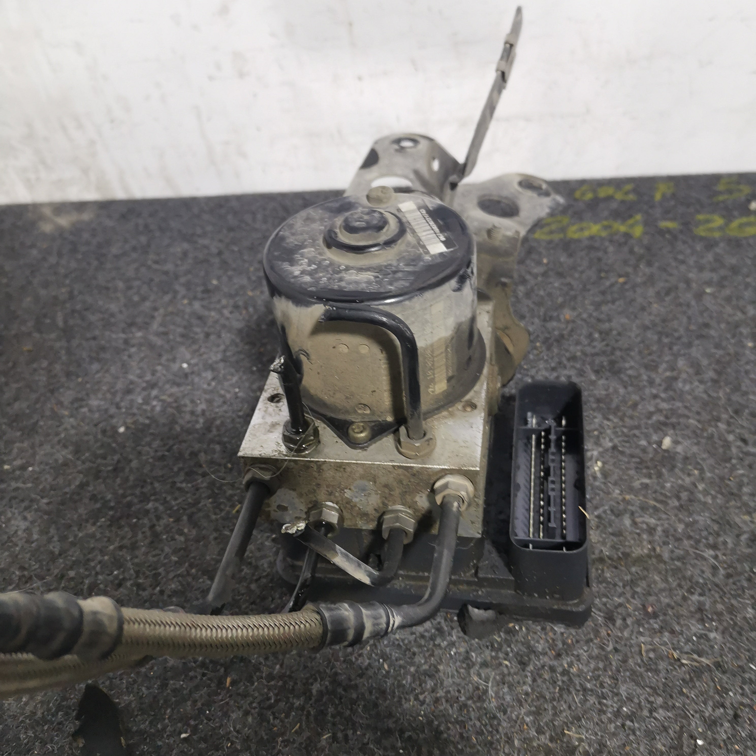 ABS pump control unit Volkswagen Golf 5 year 2004 code 1k0 907 379 k