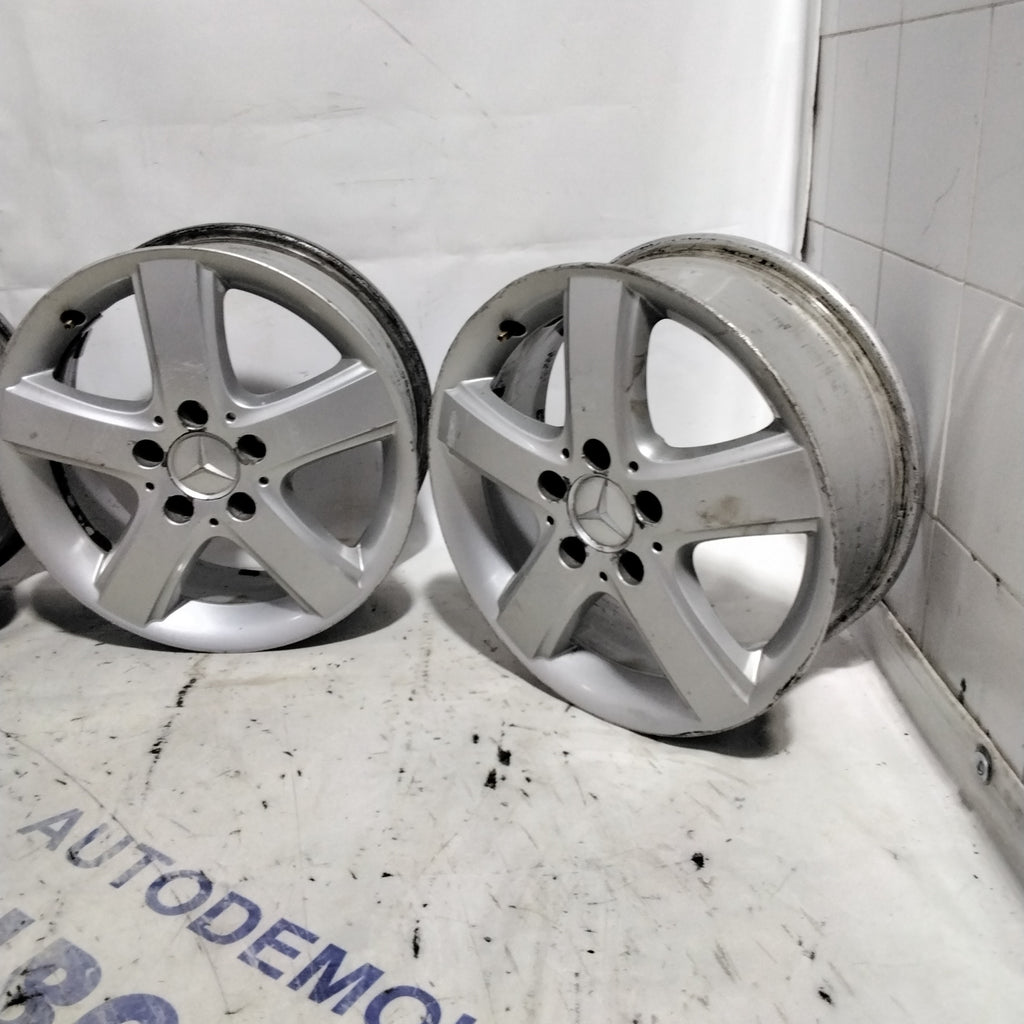 4 cerchi in lega 5 fori originale Mercedes 16 pollici