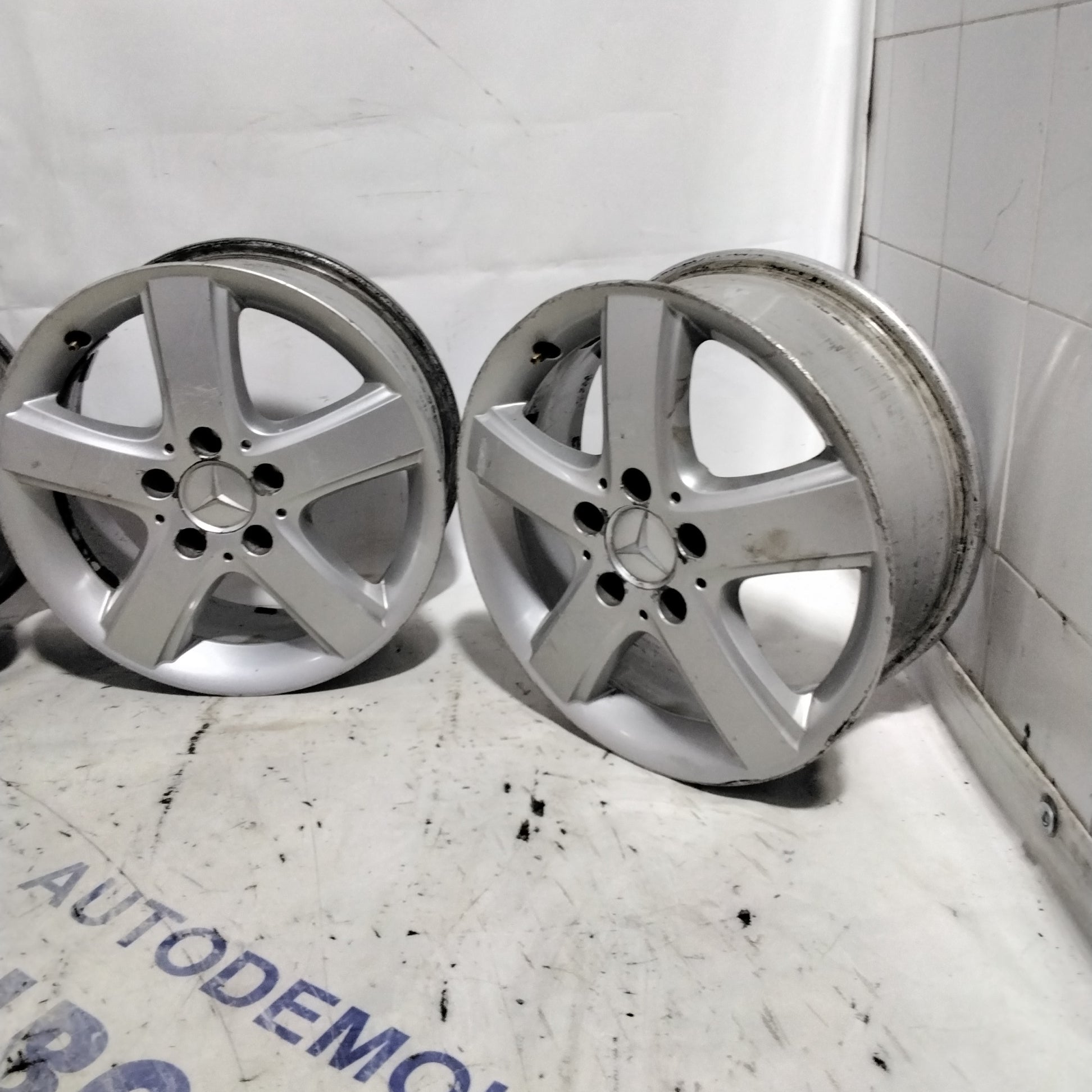 4 cerchi in lega 5 fori originale Mercedes 16 pollici