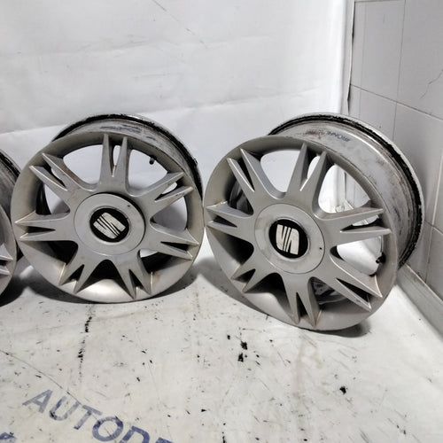 4 SEAT 15-inch 5-hole alloy wheels