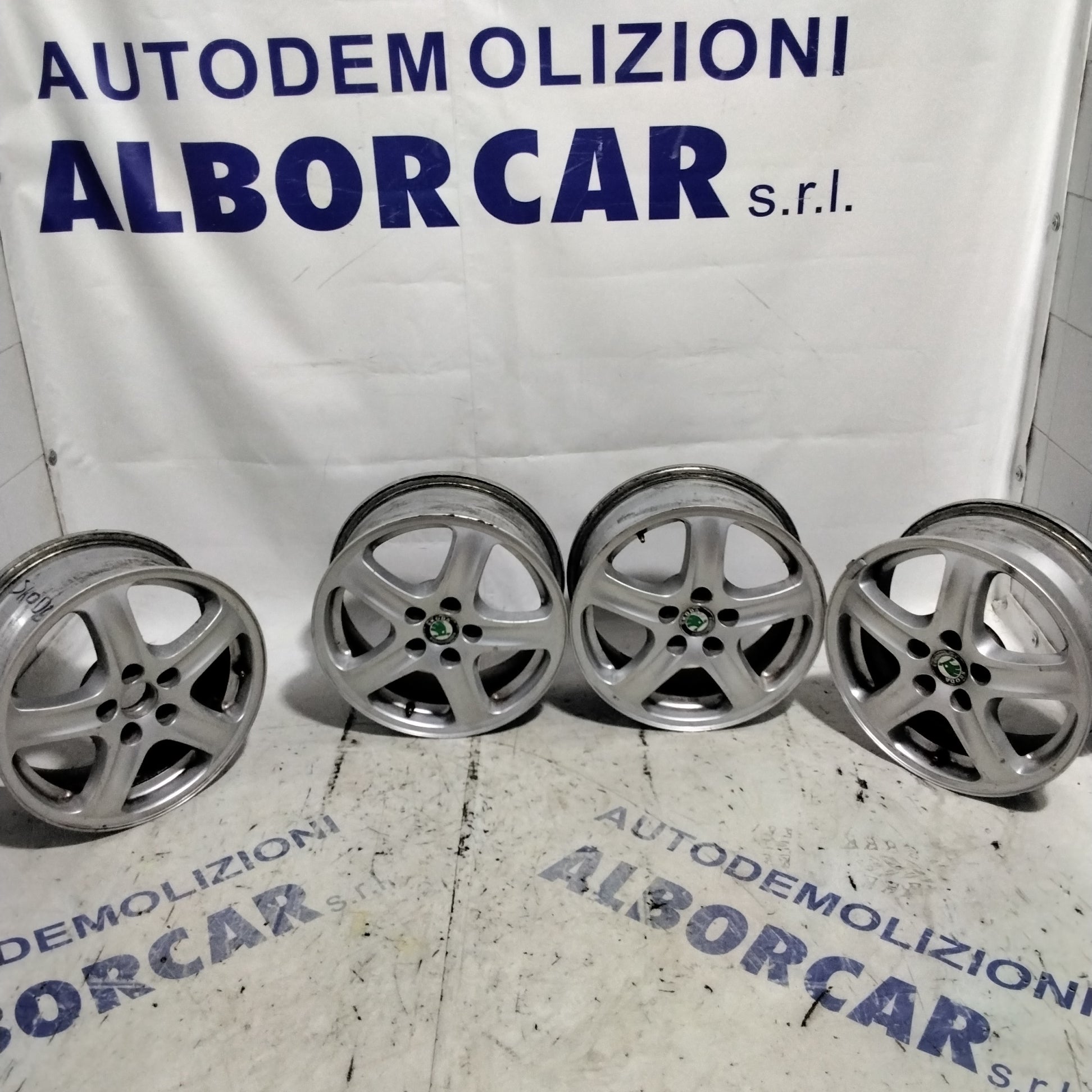 4 cerchi in lega 5 fori SKODA 15 pollici
