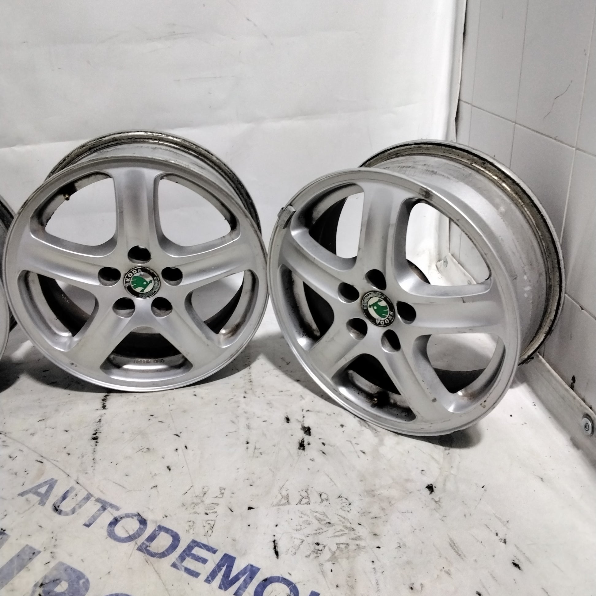 4 cerchi in lega 5 fori SKODA 15 pollici