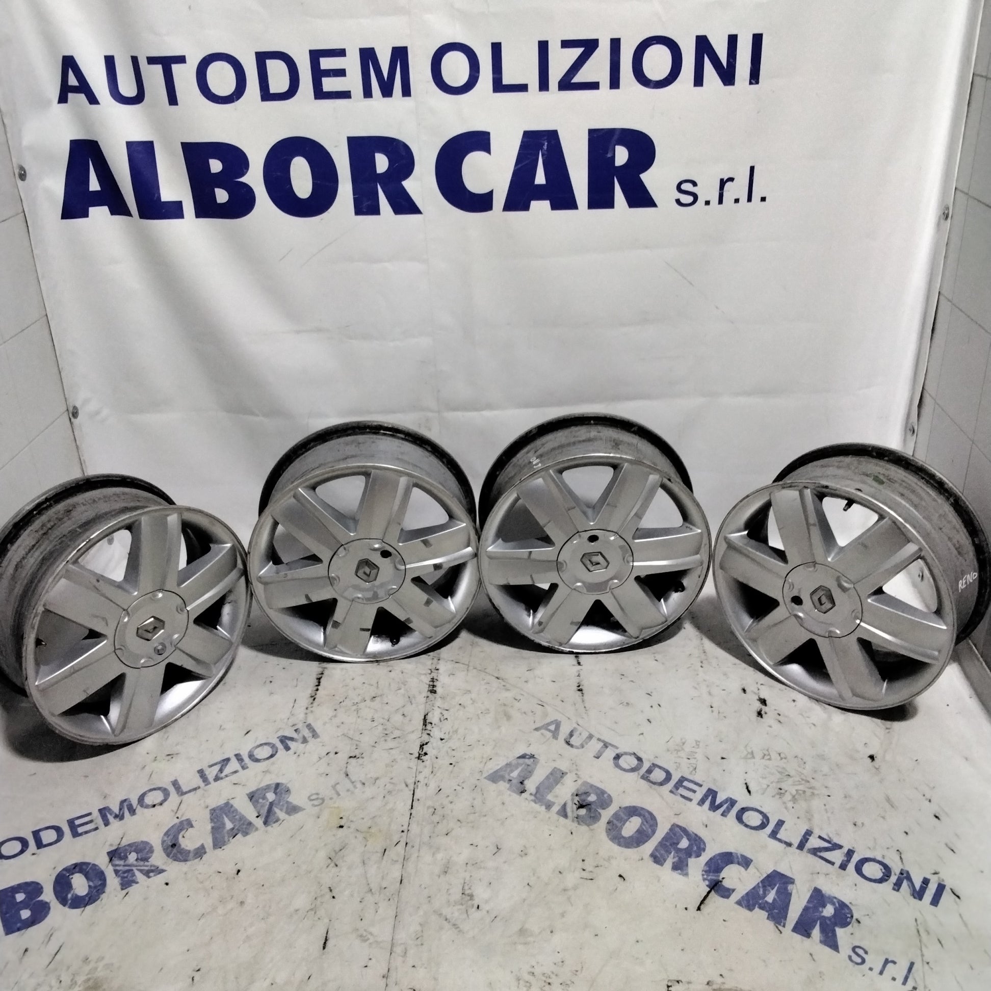4 cerchi in lega 4 fori RENAULT 16 pollici