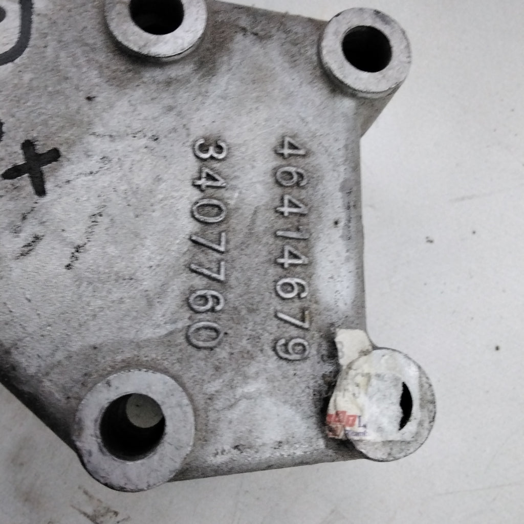 Supporto motore destro originale FIAT Punto (50/60/75/90)  anno 1993/1999 codice:46414679