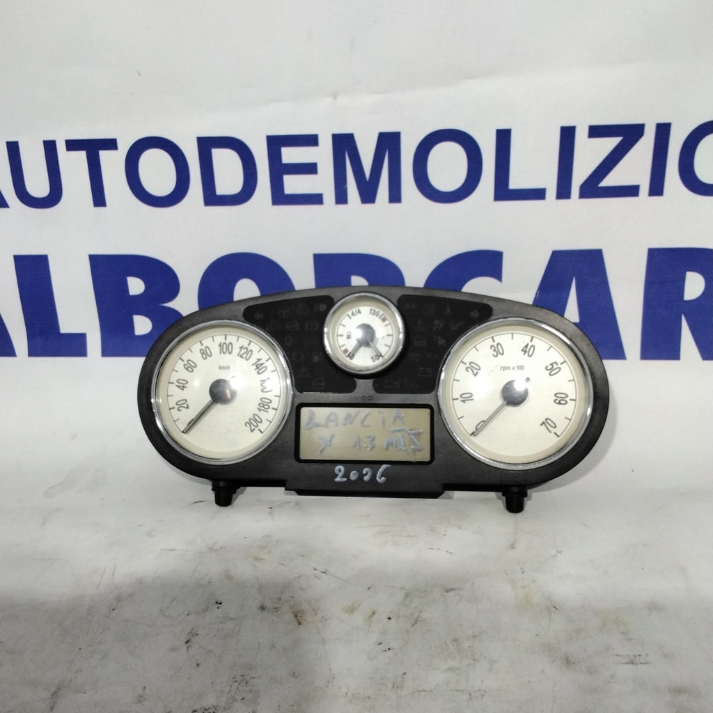 Cuadro de instrumentos / cuentakilómetros Lancia Ypsilon 1.3 Multijet año 2006 código: 51709391/51709394/51786250