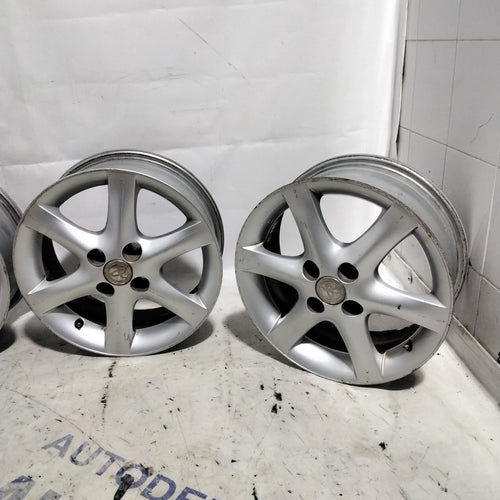 4-hole TOYOTA 15-inch alloy wheels (set of 4)