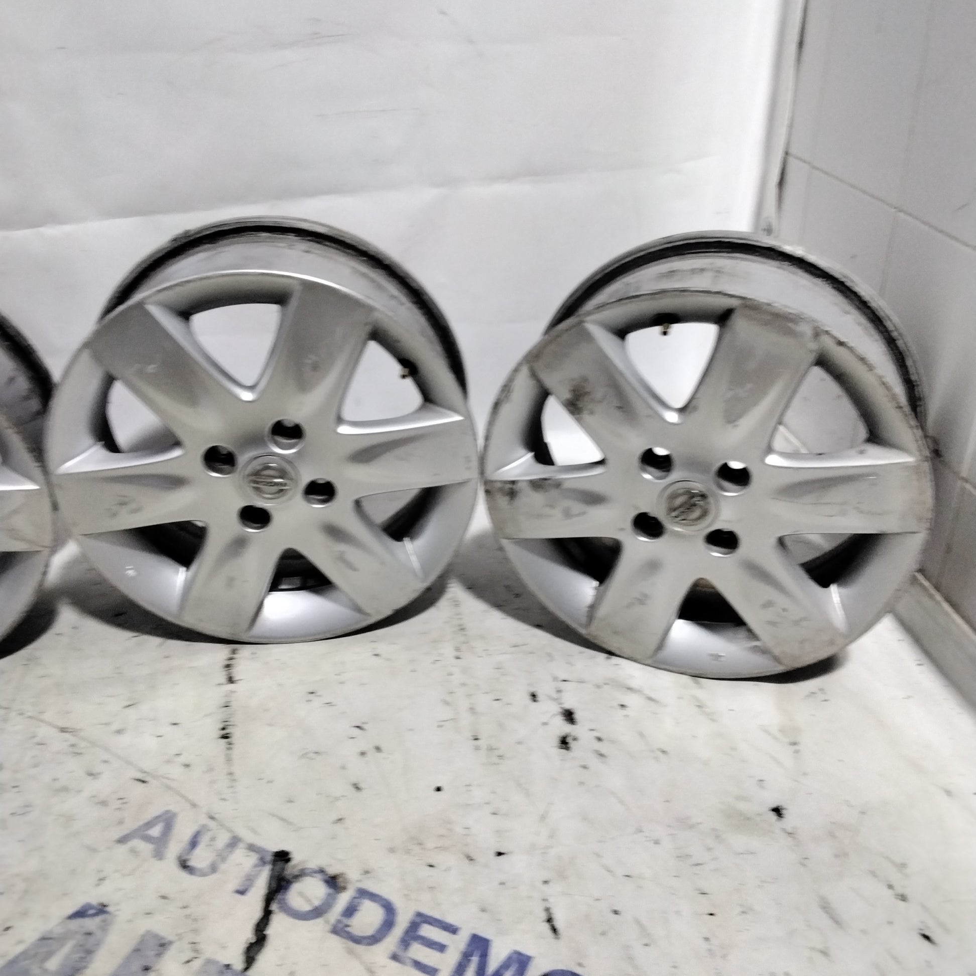 4 cerchi in lega 4 fori NISSAN 15 pollici
