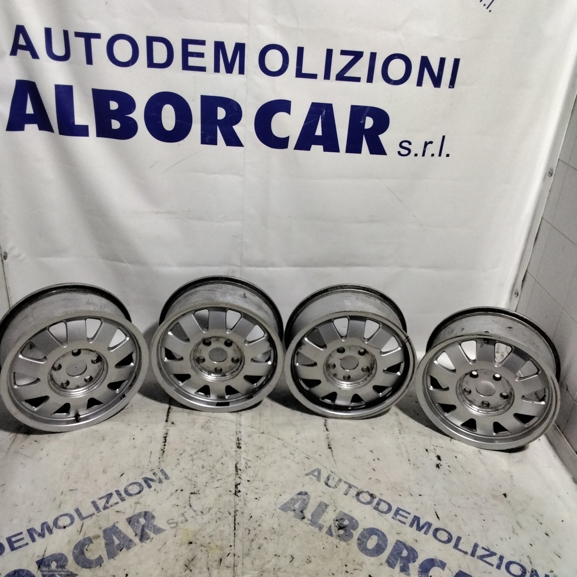 4 cerchi in lega 5 fori AUDI 15 pollici