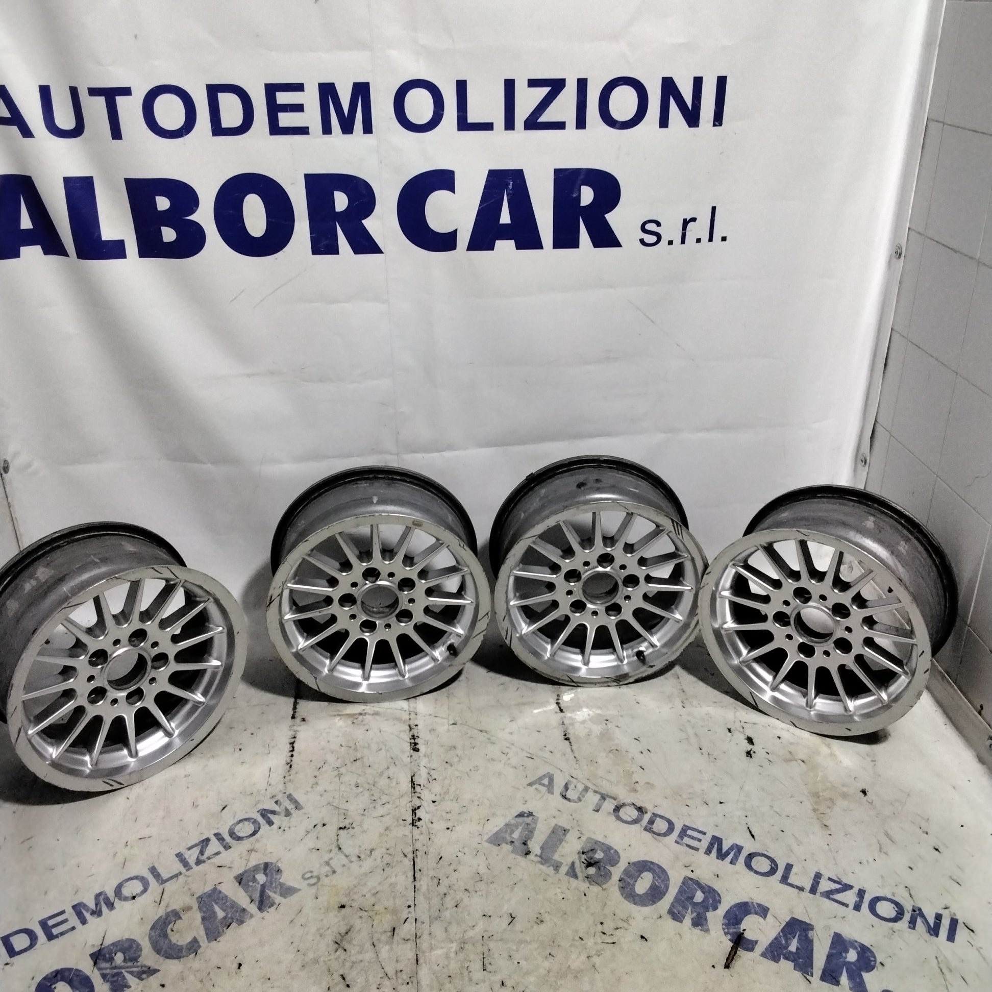 4 cerchi in lega 5 fori BMW  15 pollici