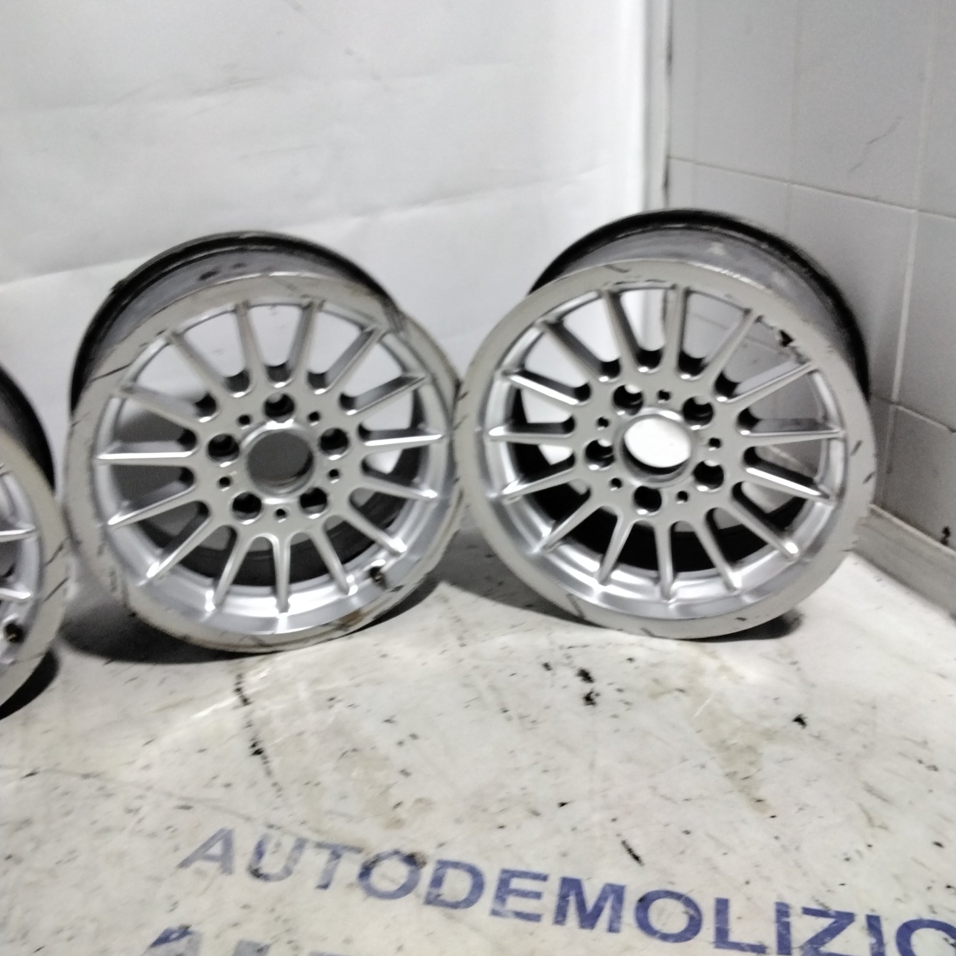 4 cerchi in lega 5 fori BMW  15 pollici