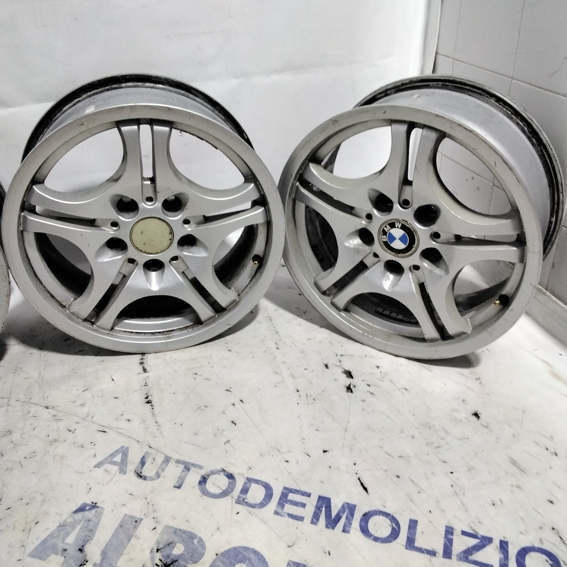 4 cerchi in lega 5 fori BMW 16 pollici