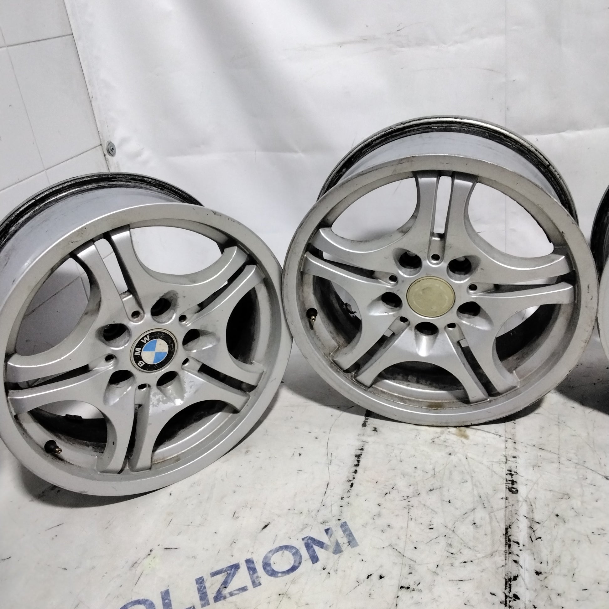 4 cerchi in lega 5 fori BMW 16 pollici
