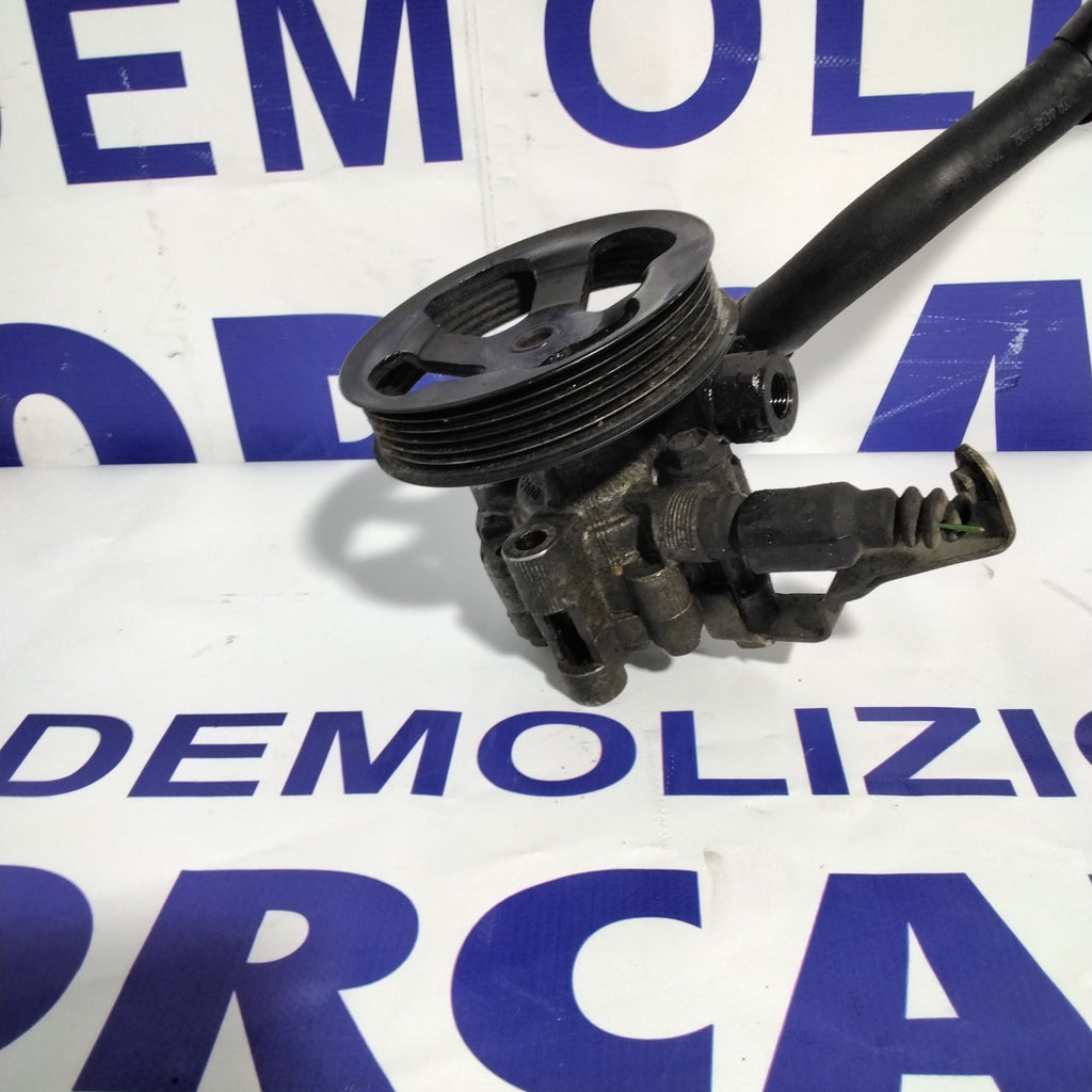 Bomba de dirección asistida TOYOTA Corolla Verso 1.6 gasolina año 2007