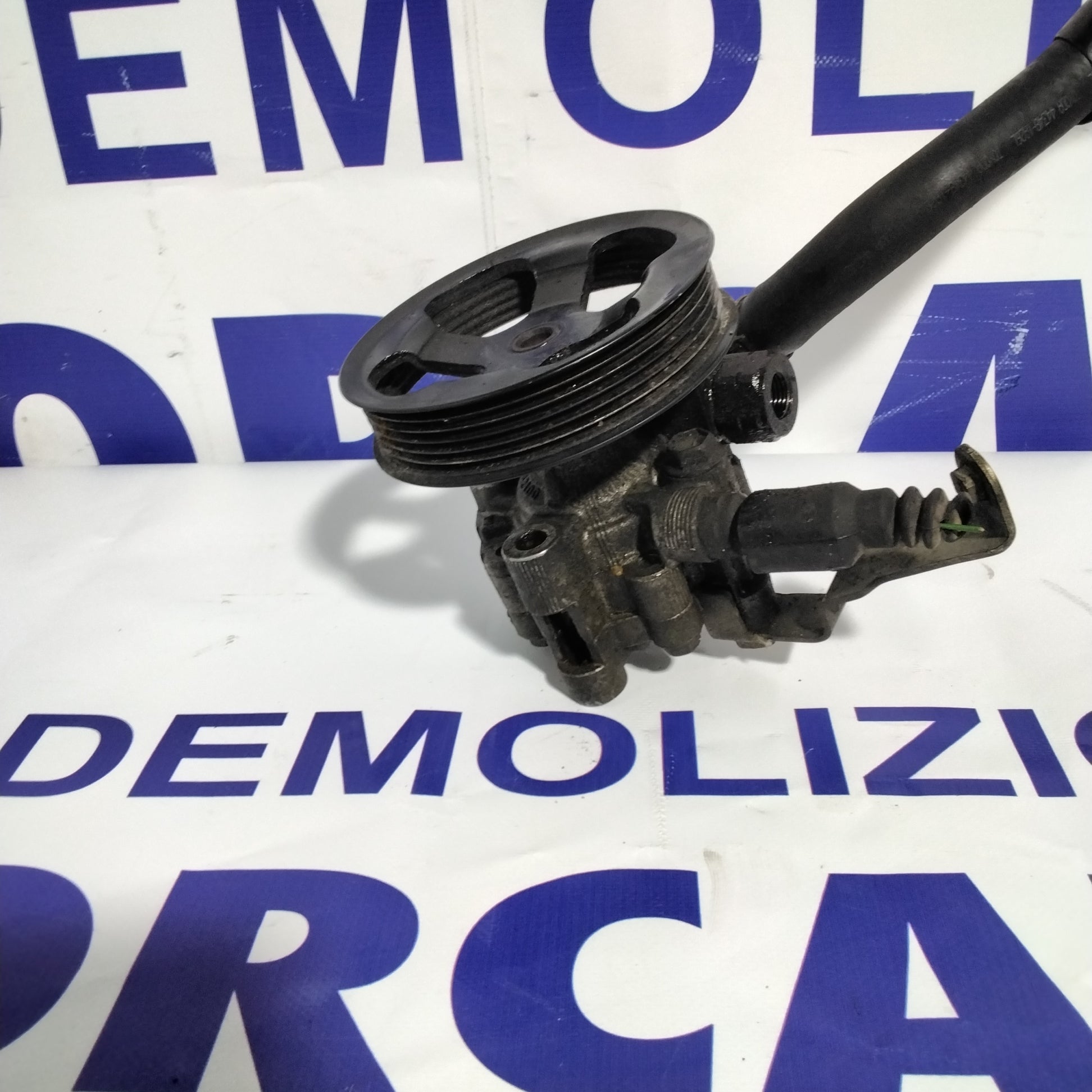 Bomba de dirección asistida TOYOTA Corolla Verso 1.6 gasolina año 2007