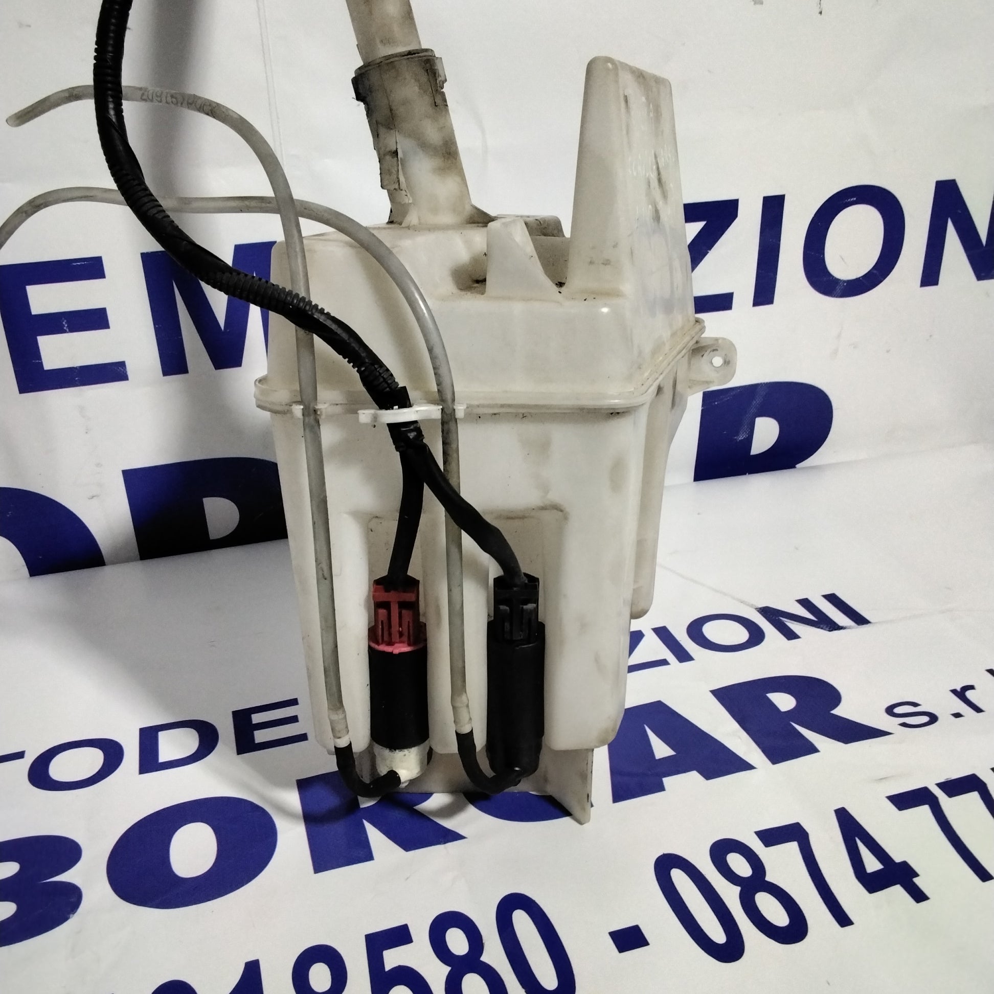 Vaschetta dell'acqua tergicristallo TOYOTA corolla verso 1.6 benzina  anno 2007